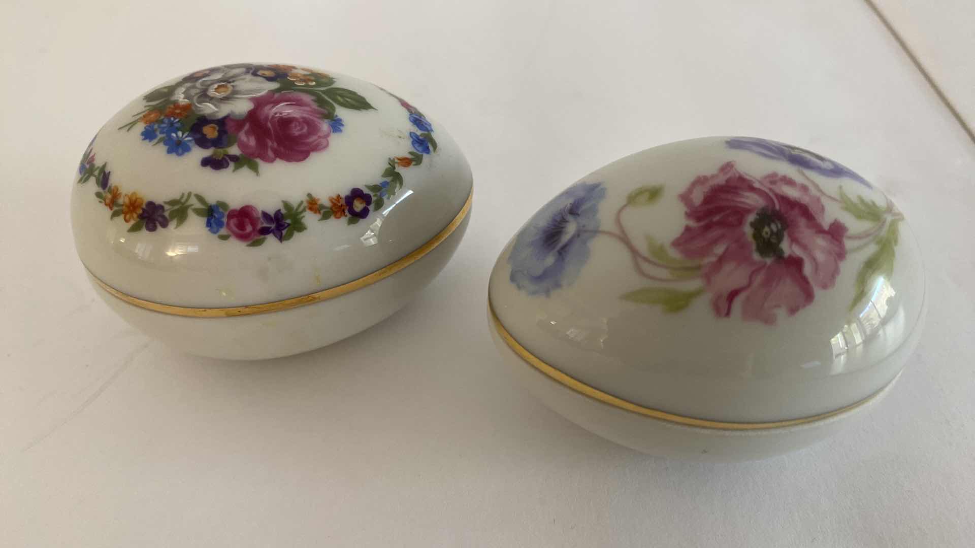 Photo 1 of 4-EGGS, BOTSWANA WITH DENORITES IN STANDS, 1 LIMOGES, 1 CHAMART