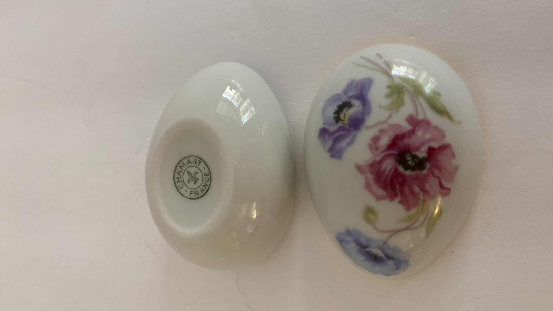 Photo 1 of 4-EGGS, BOTSWANA WITH DENORITES IN STANDS, 1 LIMOGES, 1 CHAMART