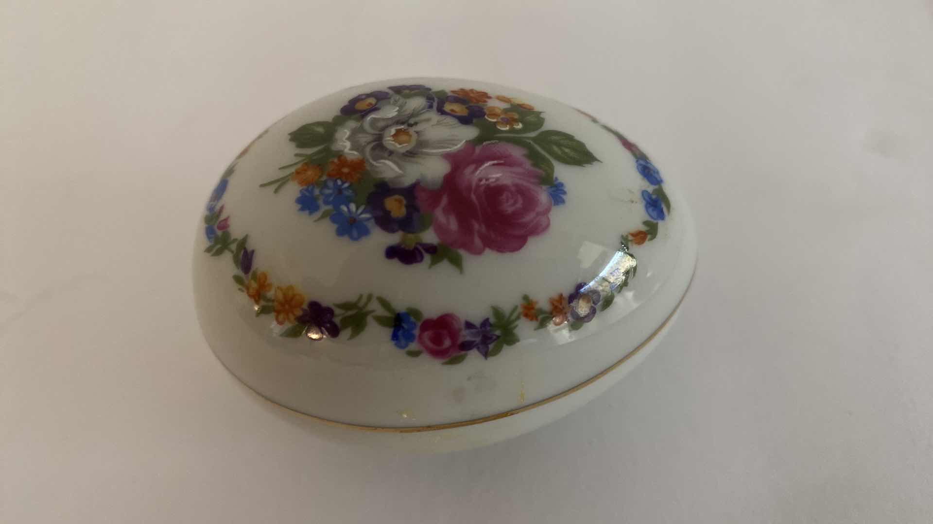 Photo 1 of 4-EGGS, BOTSWANA WITH DENORITES IN STANDS, 1 LIMOGES, 1 CHAMART