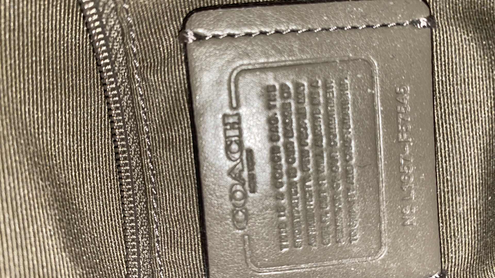 Photo 1 of COACH GRAY HANDBAG 3 COMPARTMENTS, MIDDLE COMPARTMENT ZIPS