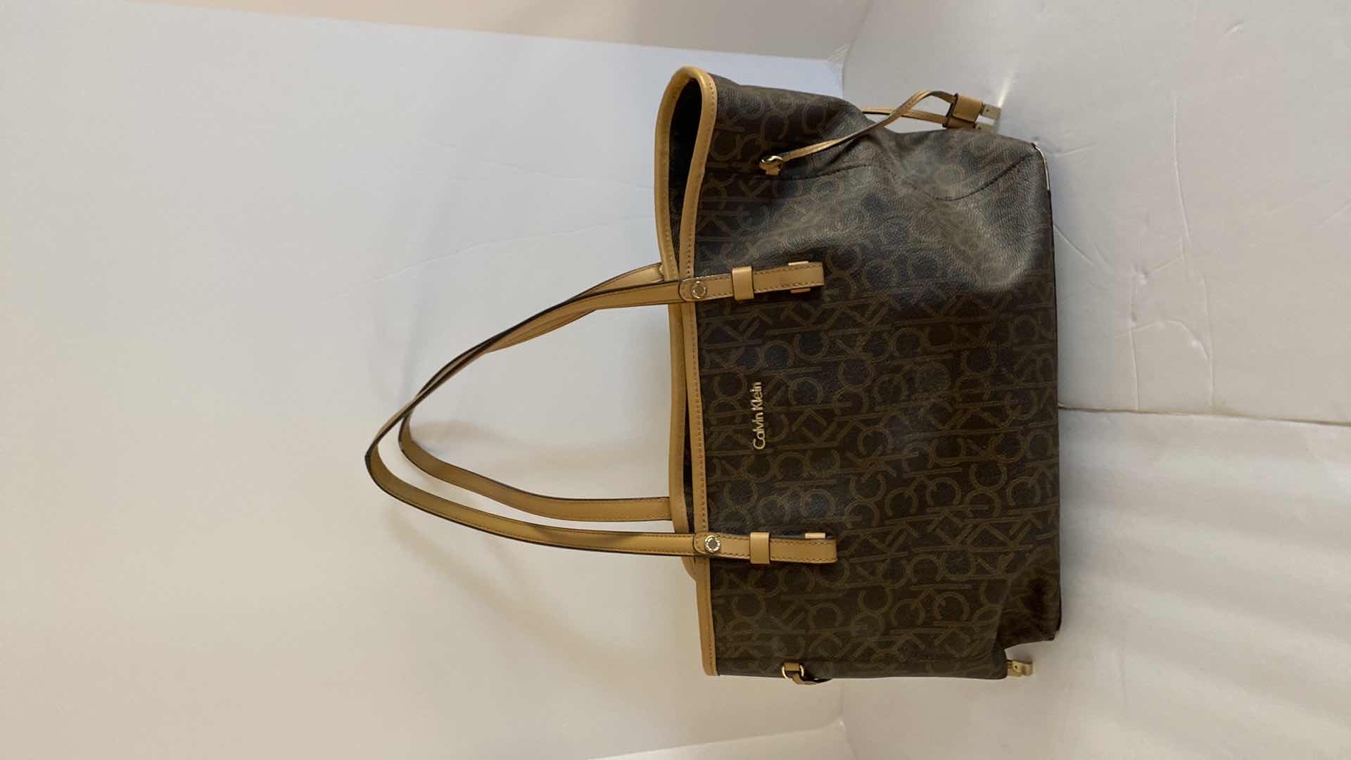 Photo 1 of CALVIN KLEIN TOTE HANDBAG WITH 3 COMPARTMENTS, MIDDLE COMPARTMENT ZIPS