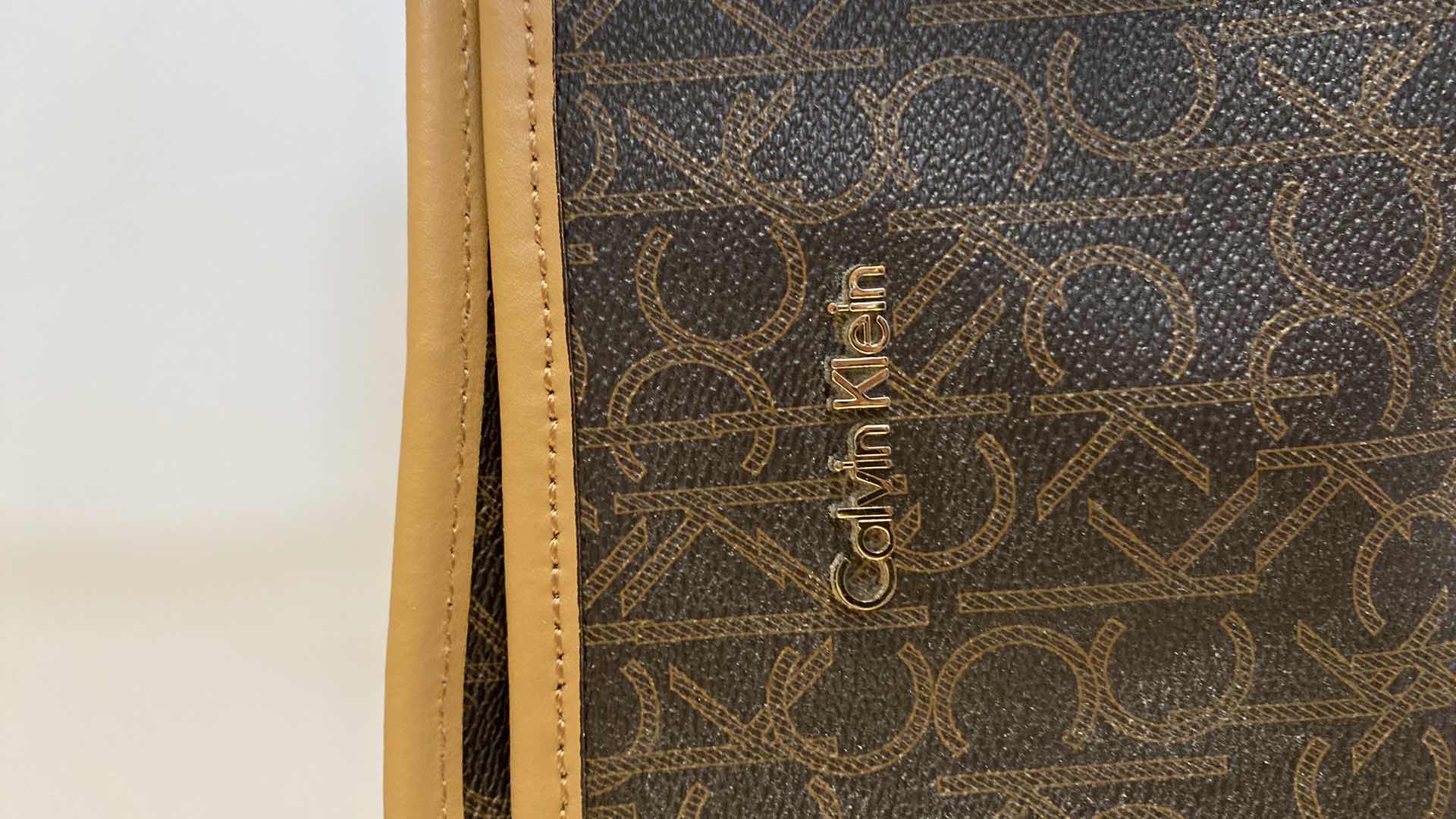 Photo 3 of CALVIN KLEIN TOTE HANDBAG WITH 3 COMPARTMENTS, MIDDLE COMPARTMENT ZIPS