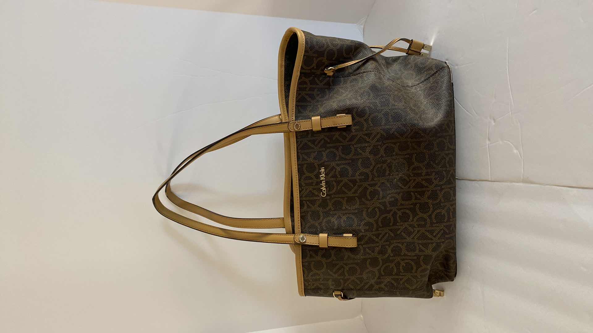 Photo 1 of CALVIN KLEIN TOTE HANDBAG WITH 3 COMPARTMENTS, MIDDLE COMPARTMENT ZIPS