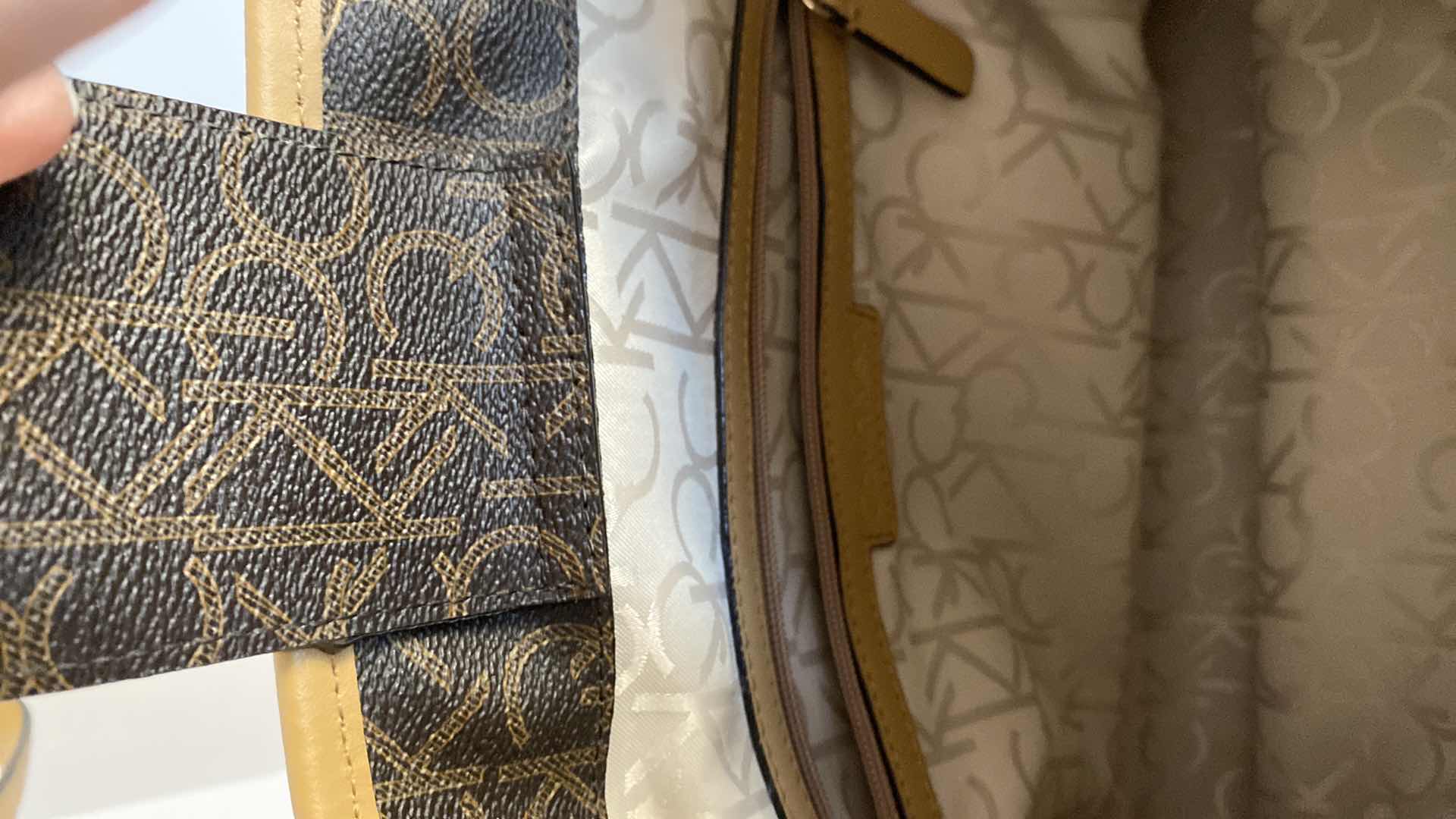 Photo 7 of CALVIN KLEIN TOTE HANDBAG WITH 3 COMPARTMENTS, MIDDLE COMPARTMENT ZIPS