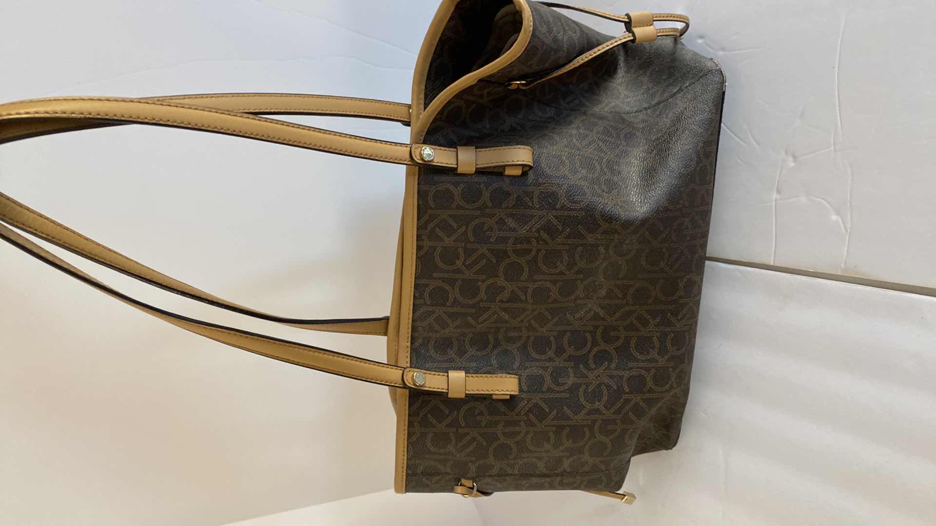 Photo 6 of CALVIN KLEIN TOTE HANDBAG WITH 3 COMPARTMENTS, MIDDLE COMPARTMENT ZIPS