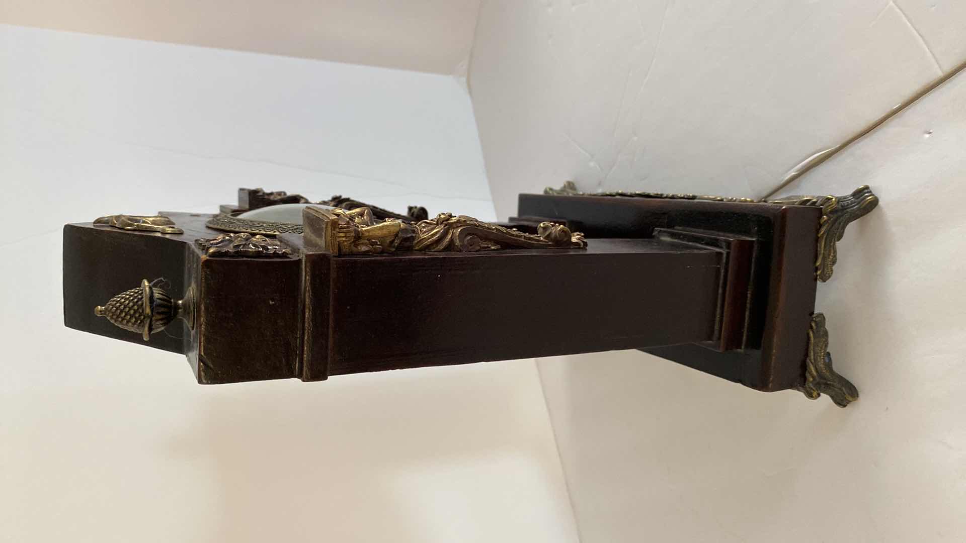 Photo 1 of VINTAGE PARFUM’S de FLEURS SHELF CLOCK