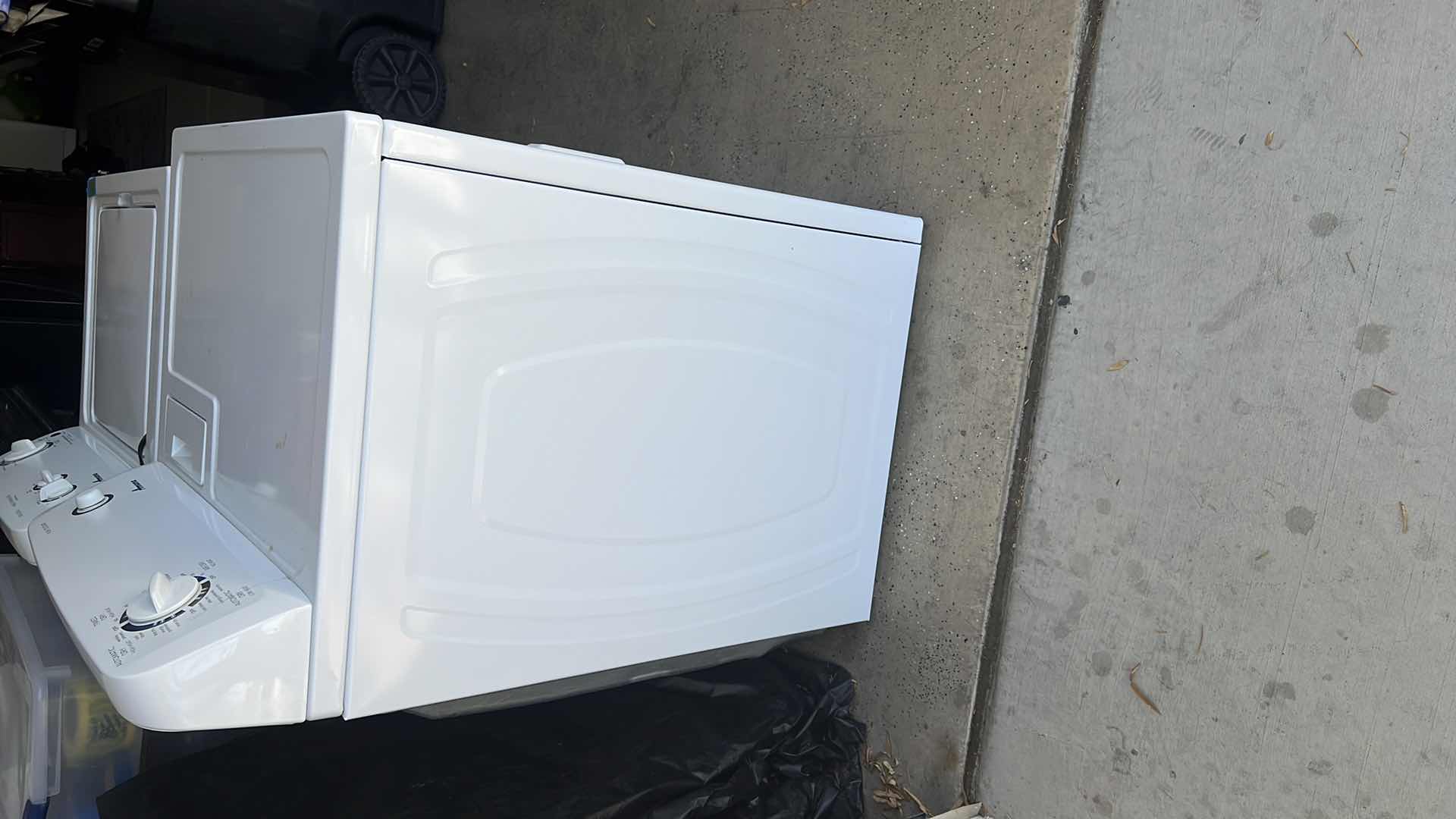 Photo 1 of WHITE AMANA ELECTRIC DRYER