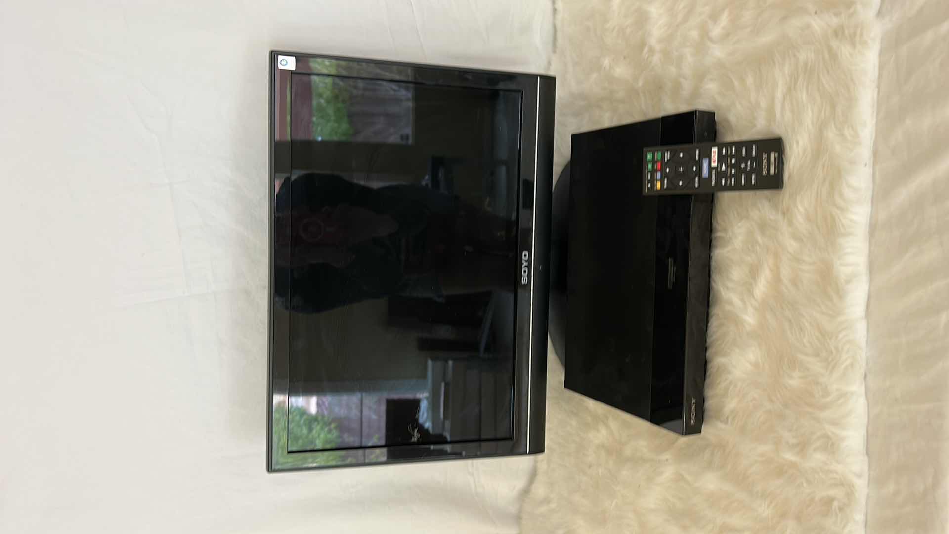 Photo 1 of SOYO  20” MONITOR AND SONY BLU RAY W REMOTE