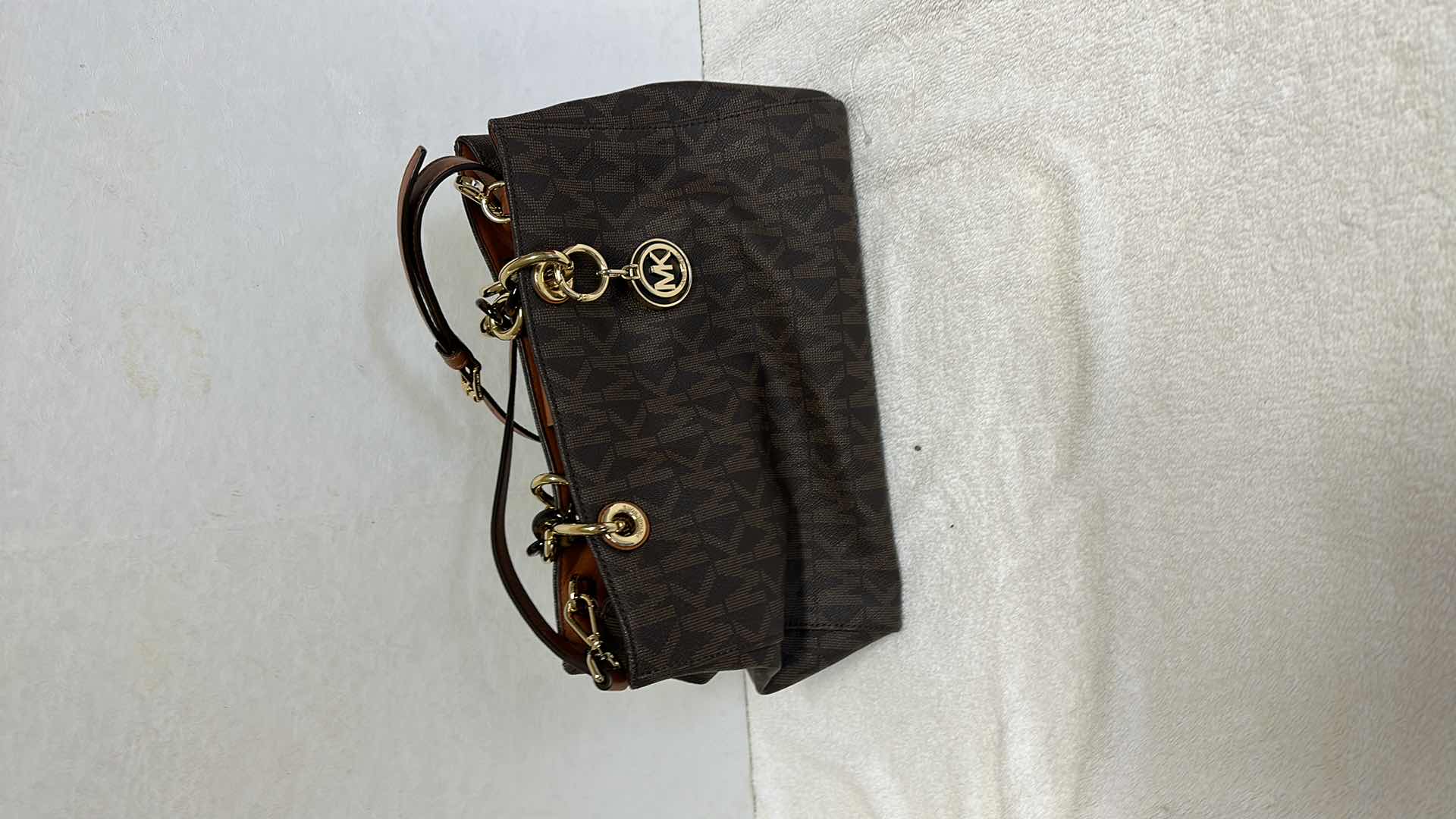 Photo 3 of MICHAEL KORS HANDBAG