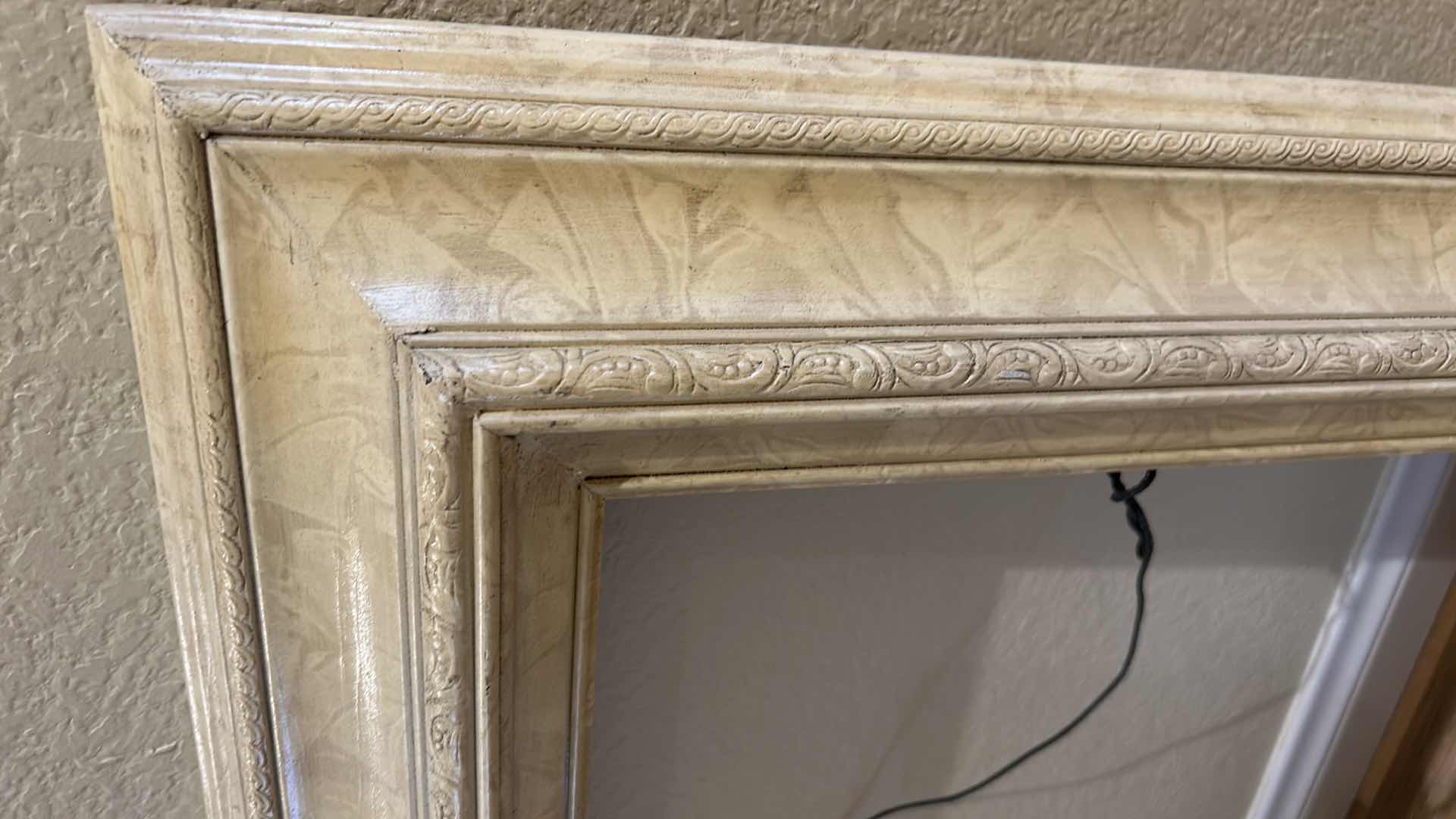 Photo 1 of 3 PCS WALL DECOR- 1 ARTWORK FRAMED, 1 SHADOW BOX AND 1 FRAME 28” x 24”