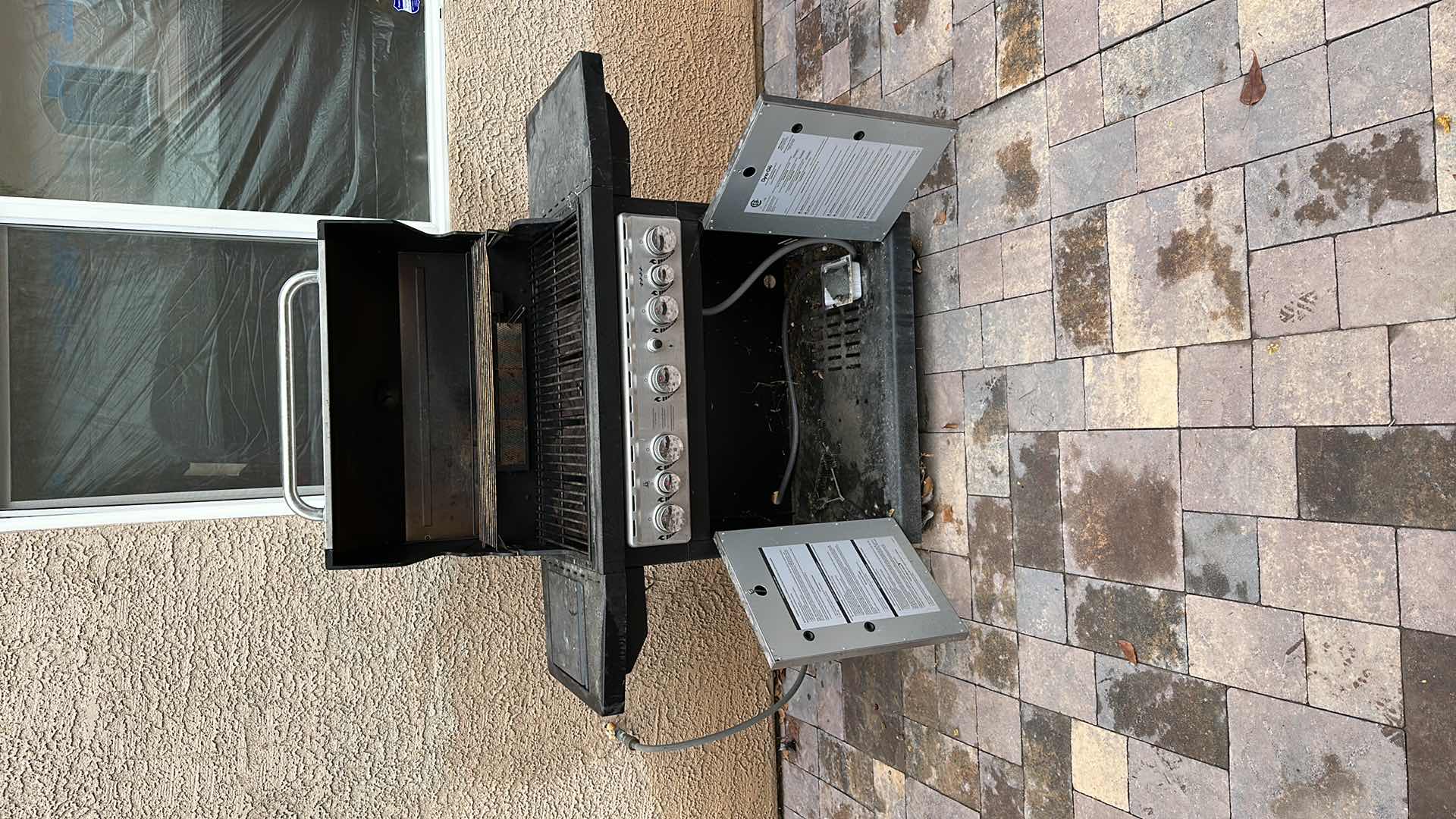Photo 1 of DYNA GLO GAS BBQ W COVER