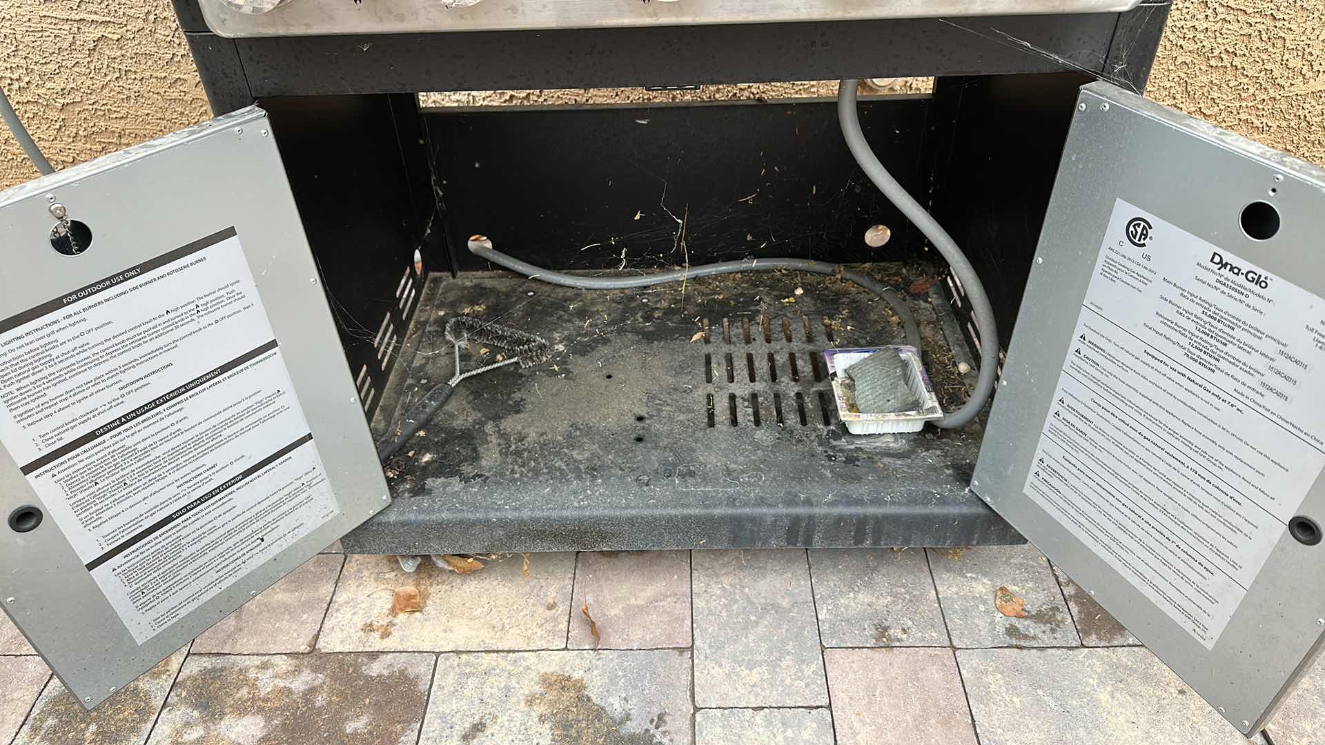 Photo 1 of DYNA GLO GAS BBQ W COVER