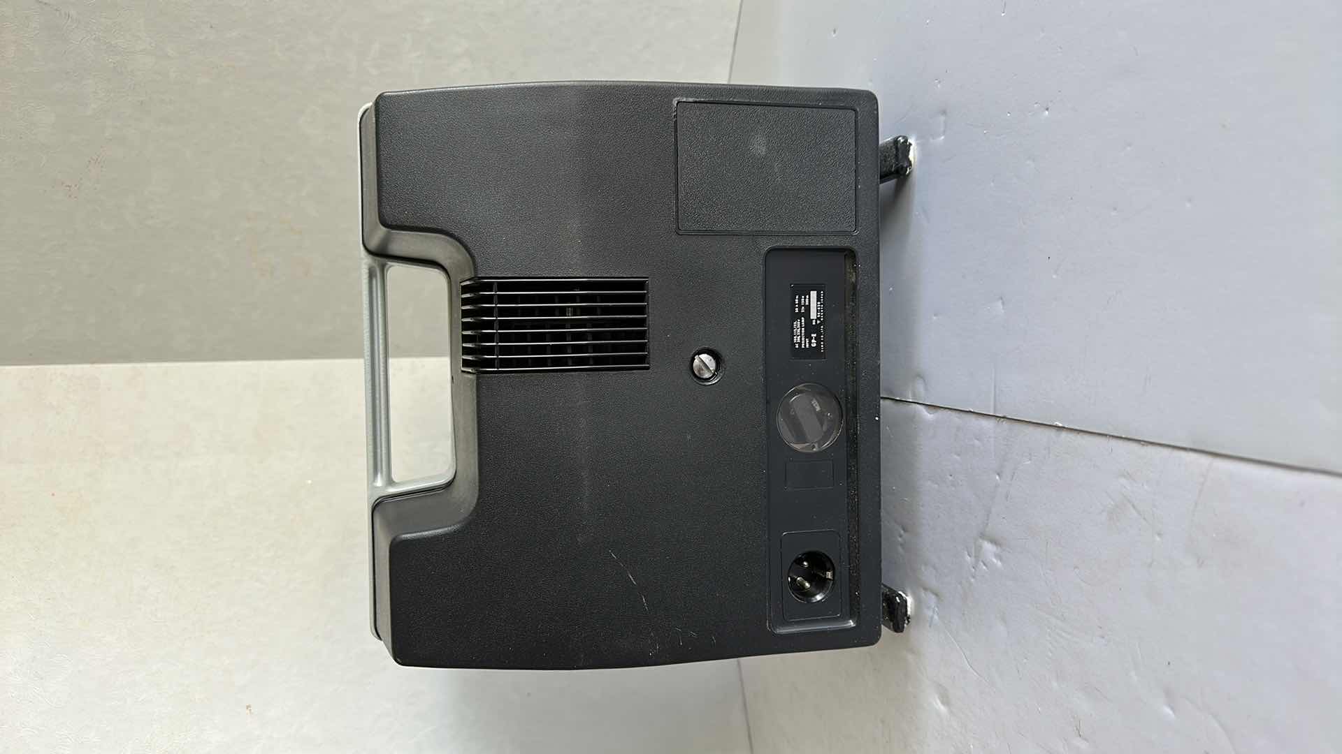 Photo 4 of ELMO PROJECTOR GP-E