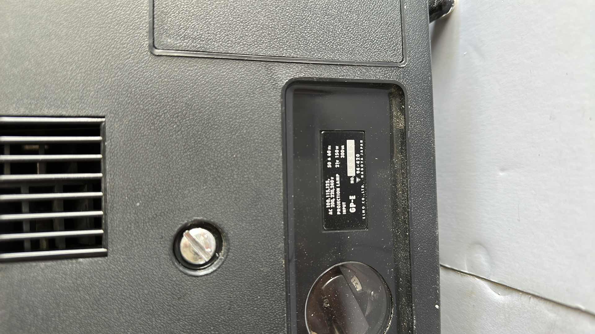 Photo 1 of ELMO PROJECTOR GP-E