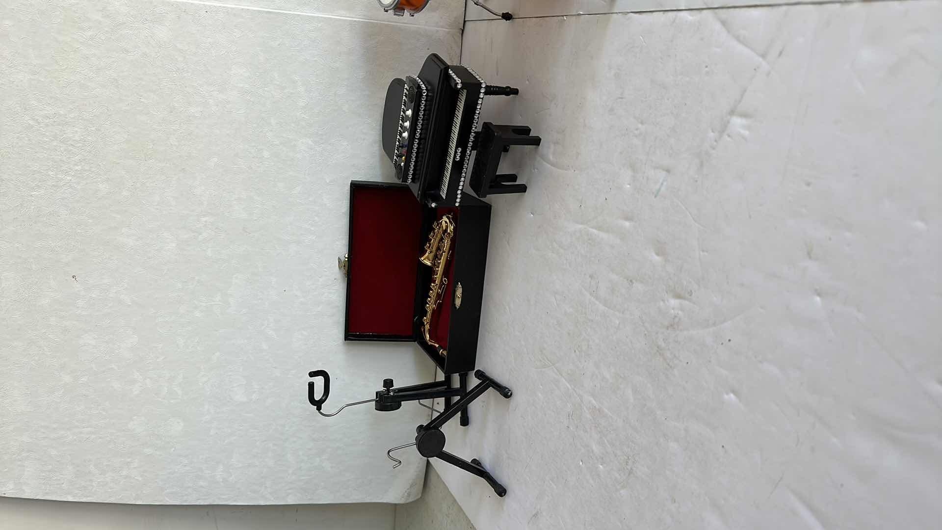 Photo 1 of MINATURE MUSIC INSTRUMENTS