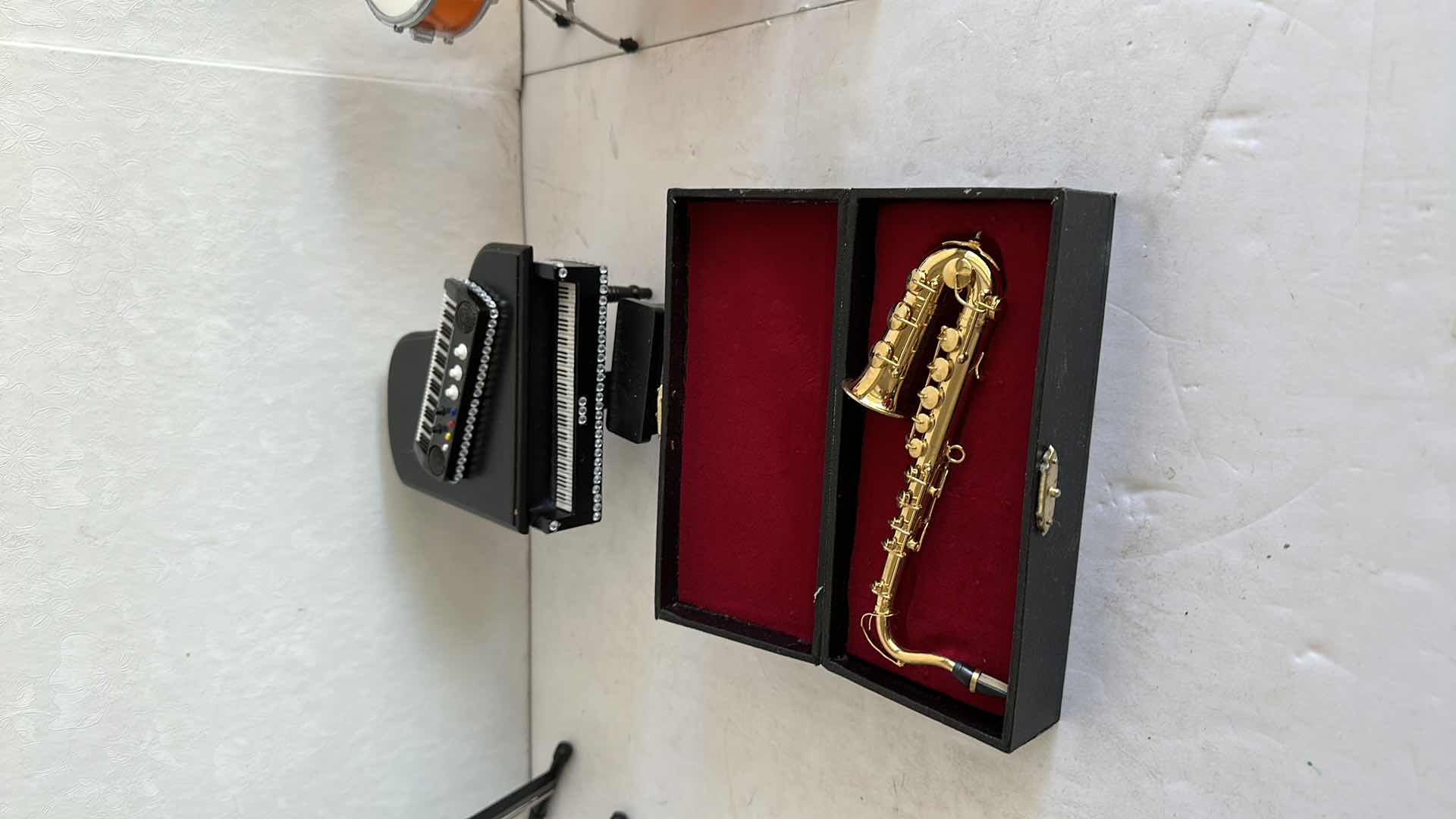 Photo 3 of MINATURE MUSIC INSTRUMENTS