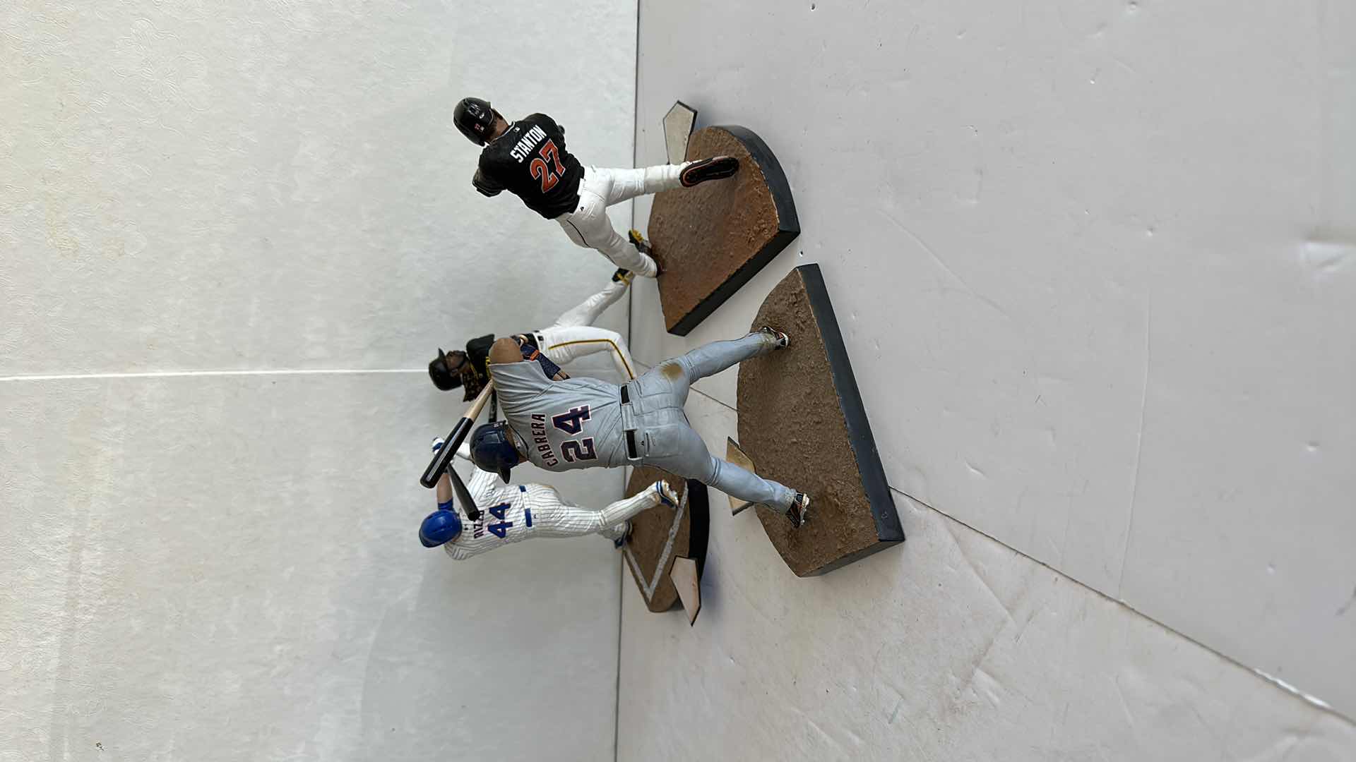 Photo 6 of MLB PLAYERS STATUETTES