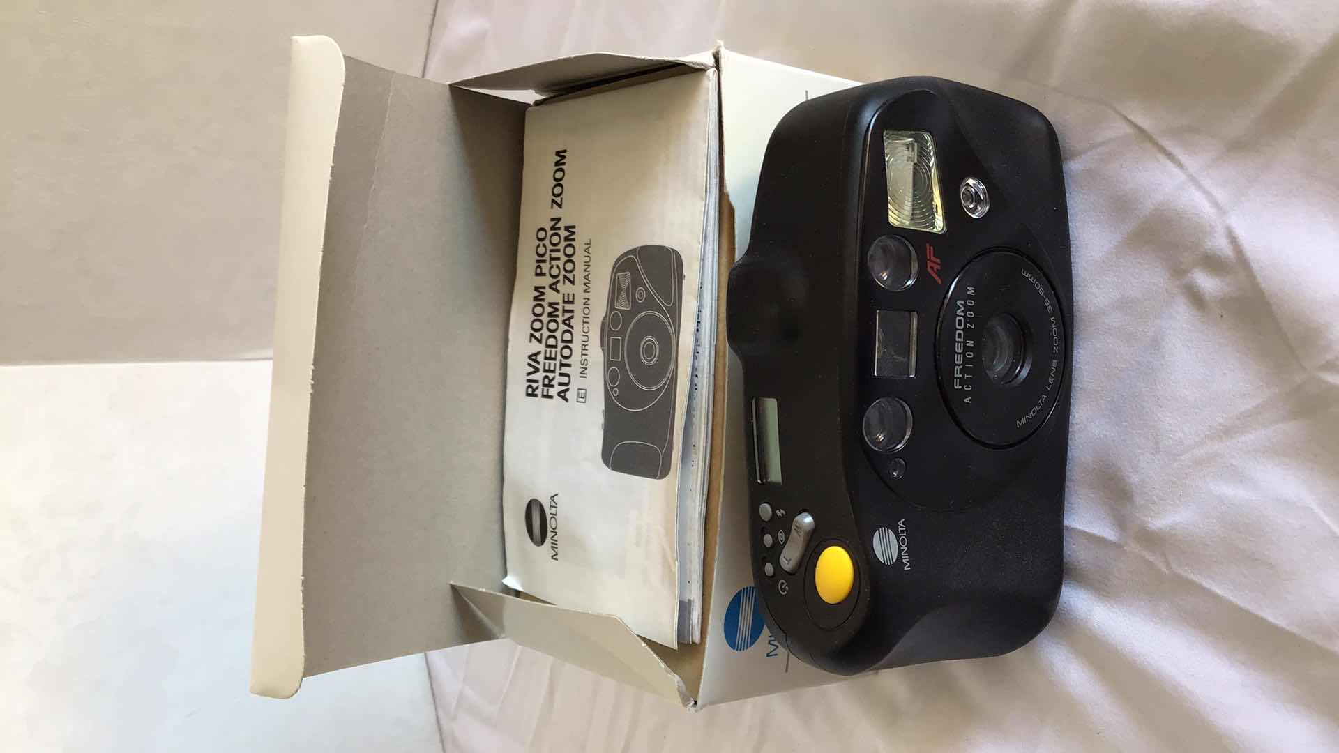 Photo 1 of NEW MINOLTA FREEDOM ACTION ZOOM 35MM CAMERA