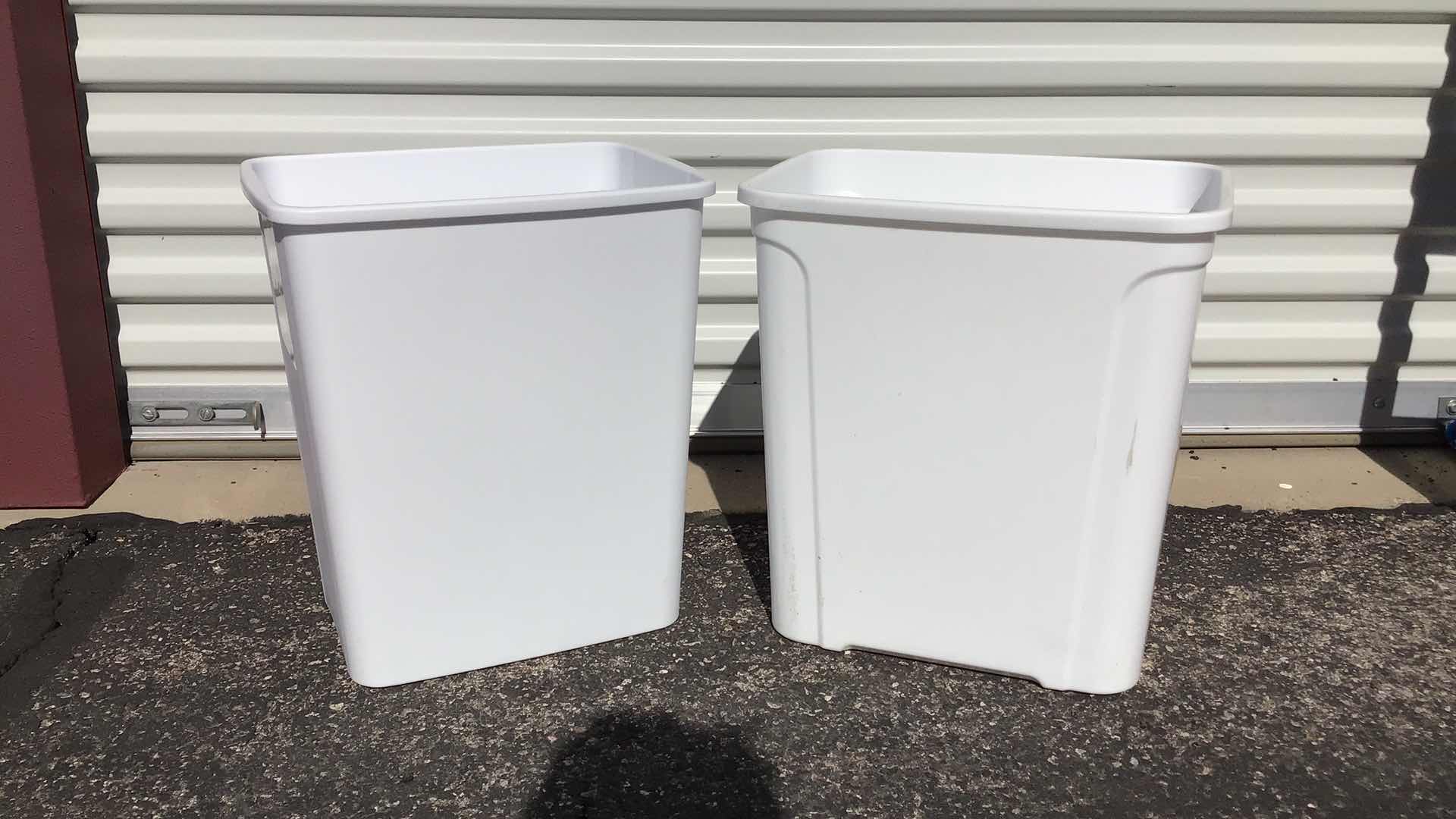 Photo 1 of 5 STERILITE 7GAL TRASH BINS & 3 MAINSTAYS 7GAL TRASH BINS