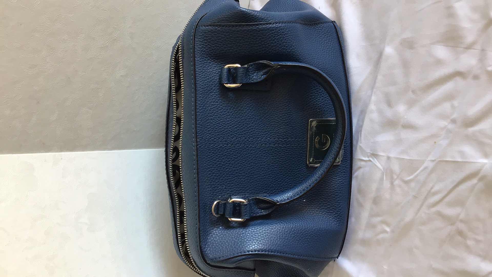Photo 1 of 3-GUESS HANDBAGS