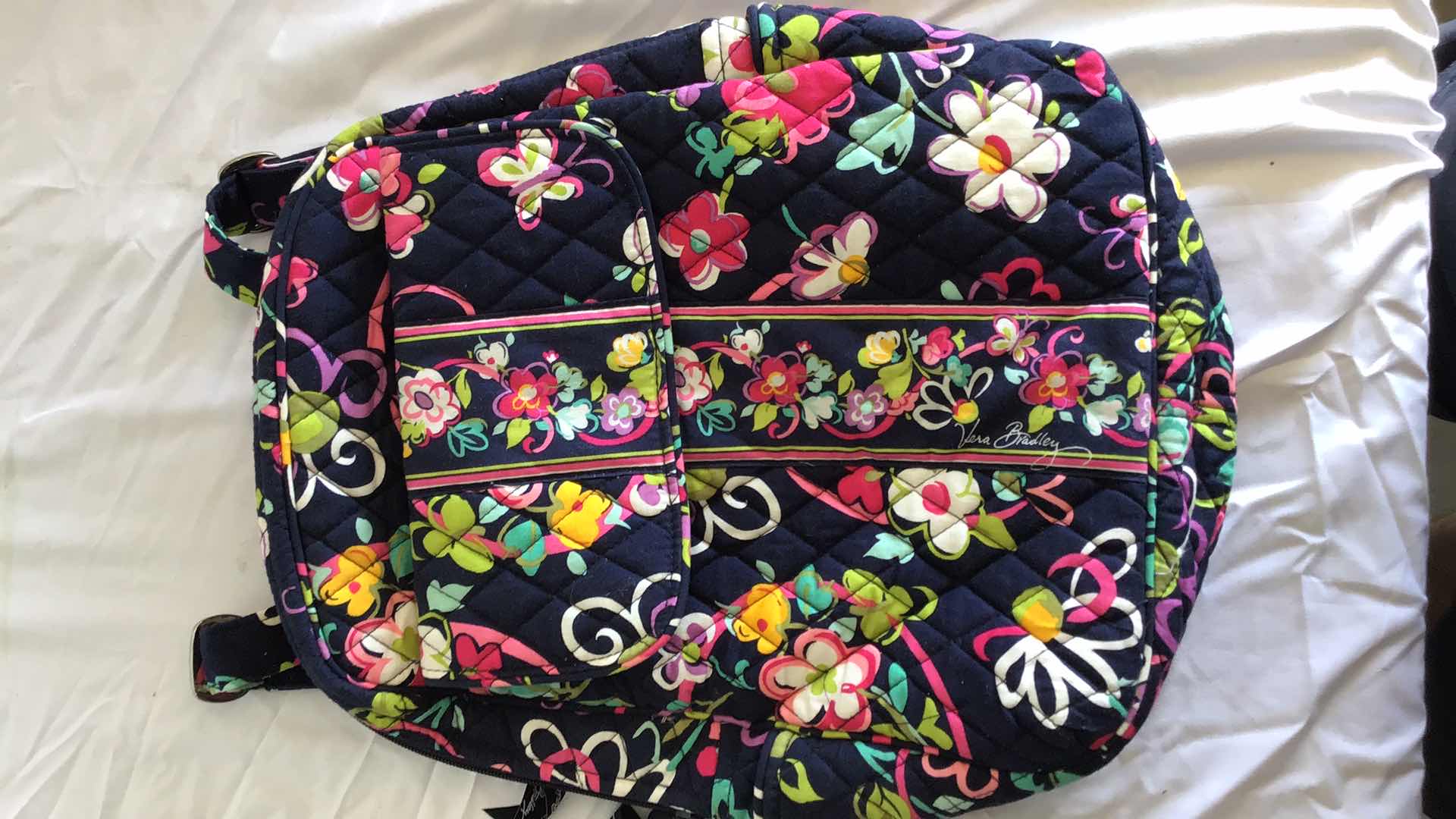 Photo 1 of ASSORTMENT WOMENS BAGS AND FLIPFLOPS (TOMMY HILFIGER SZ 7, MOSSY OAK SZ Y, VERA BRADLEY BACKPACK)