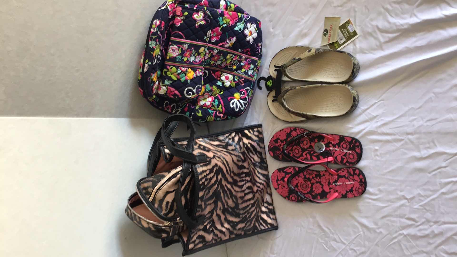 Photo 1 of ASSORTMENT WOMENS BAGS AND FLIPFLOPS (TOMMY HILFIGER SZ 7, MOSSY OAK SZ Y, VERA BRADLEY BACKPACK)