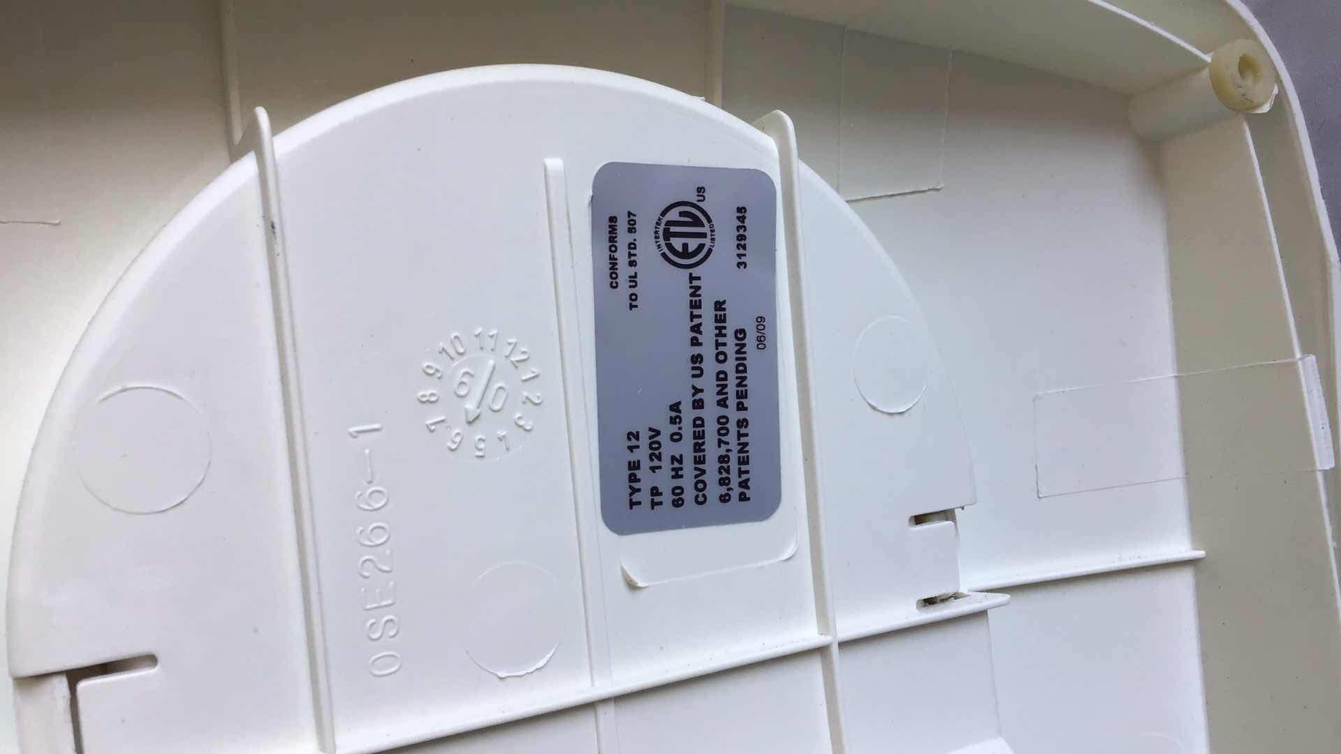 Photo 3 of 2 LASKO 20” DESK/ROOM FANS TYPE 12