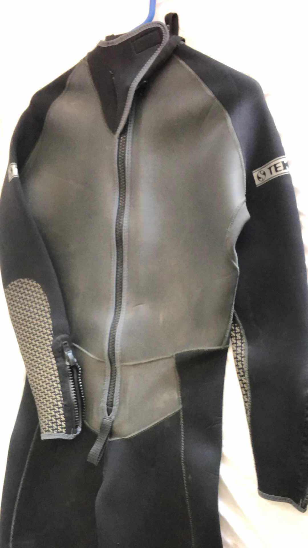 Photo 1 of MENS LARGE SCUBAPRO DIVING SUIT