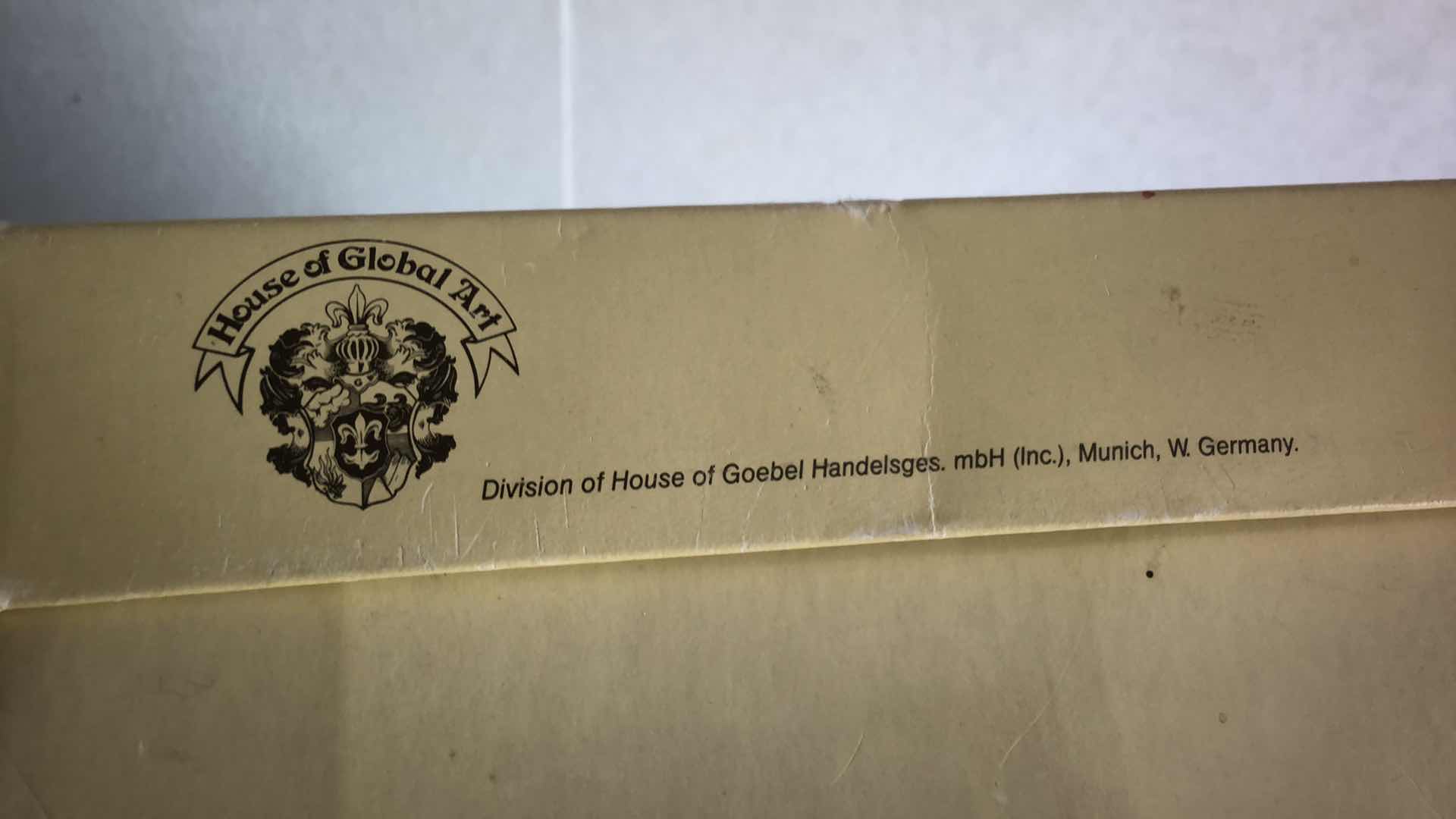 Photo 1 of AUTHENTIC VICTORIA ASHLEA ORIGINALS PORCELAIN MUSICAL COLLECTOR DOLL LIKE NEW