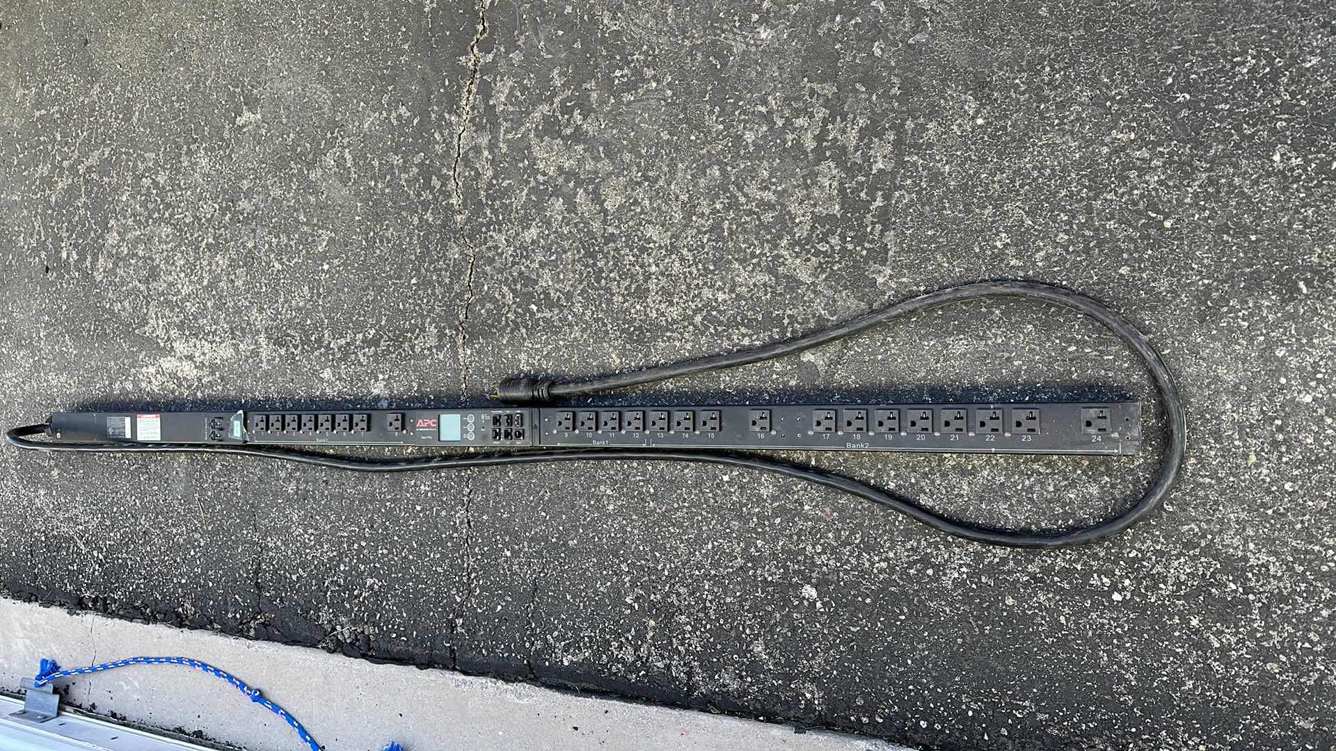 Photo 1 of 240 VOLTAGE 24 OUTLET ELECTRIC BAR 6 FT