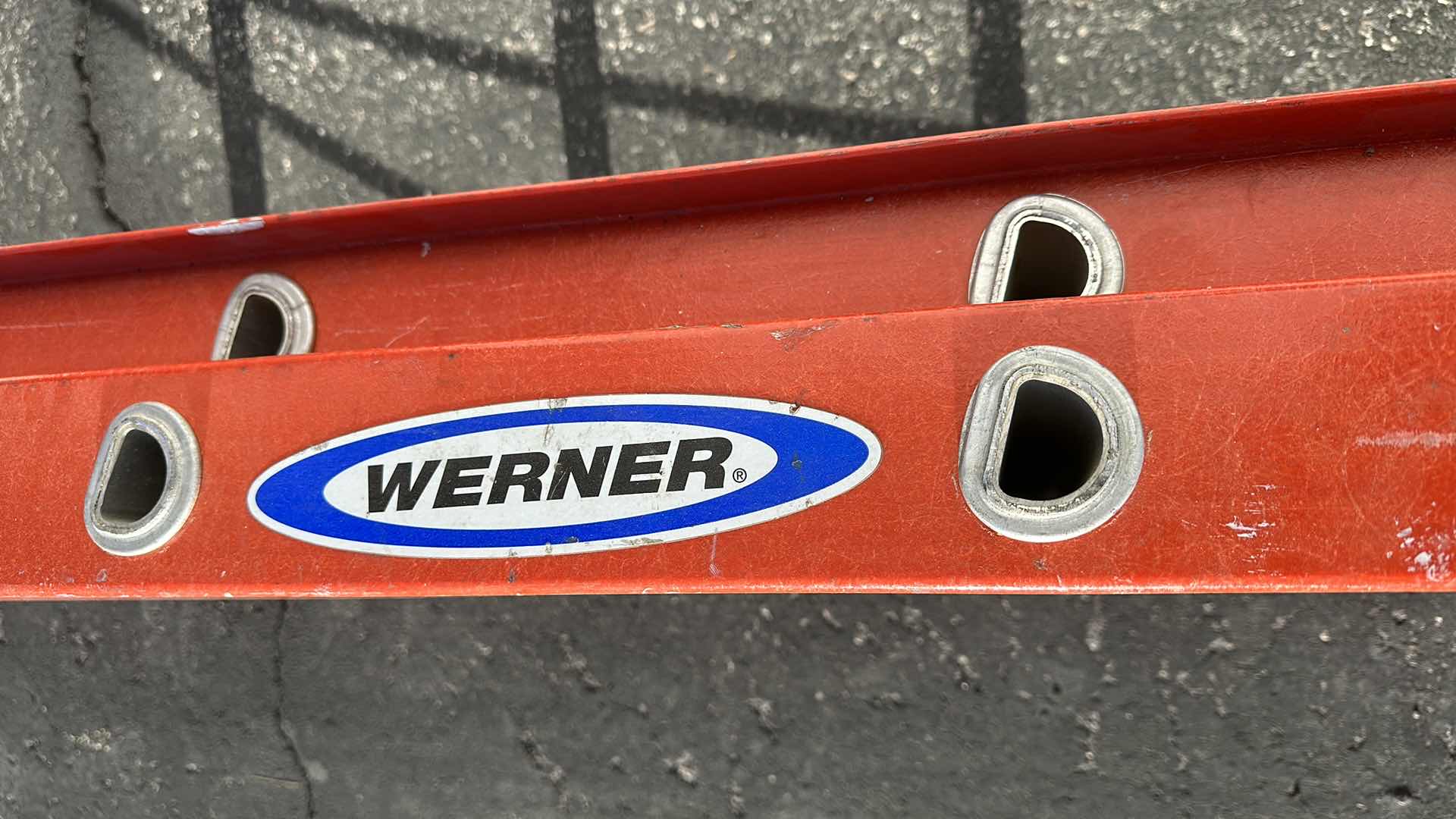 Photo 1 of WERNER EXTENSION LADDER 24FOOT HEAVY DUTY