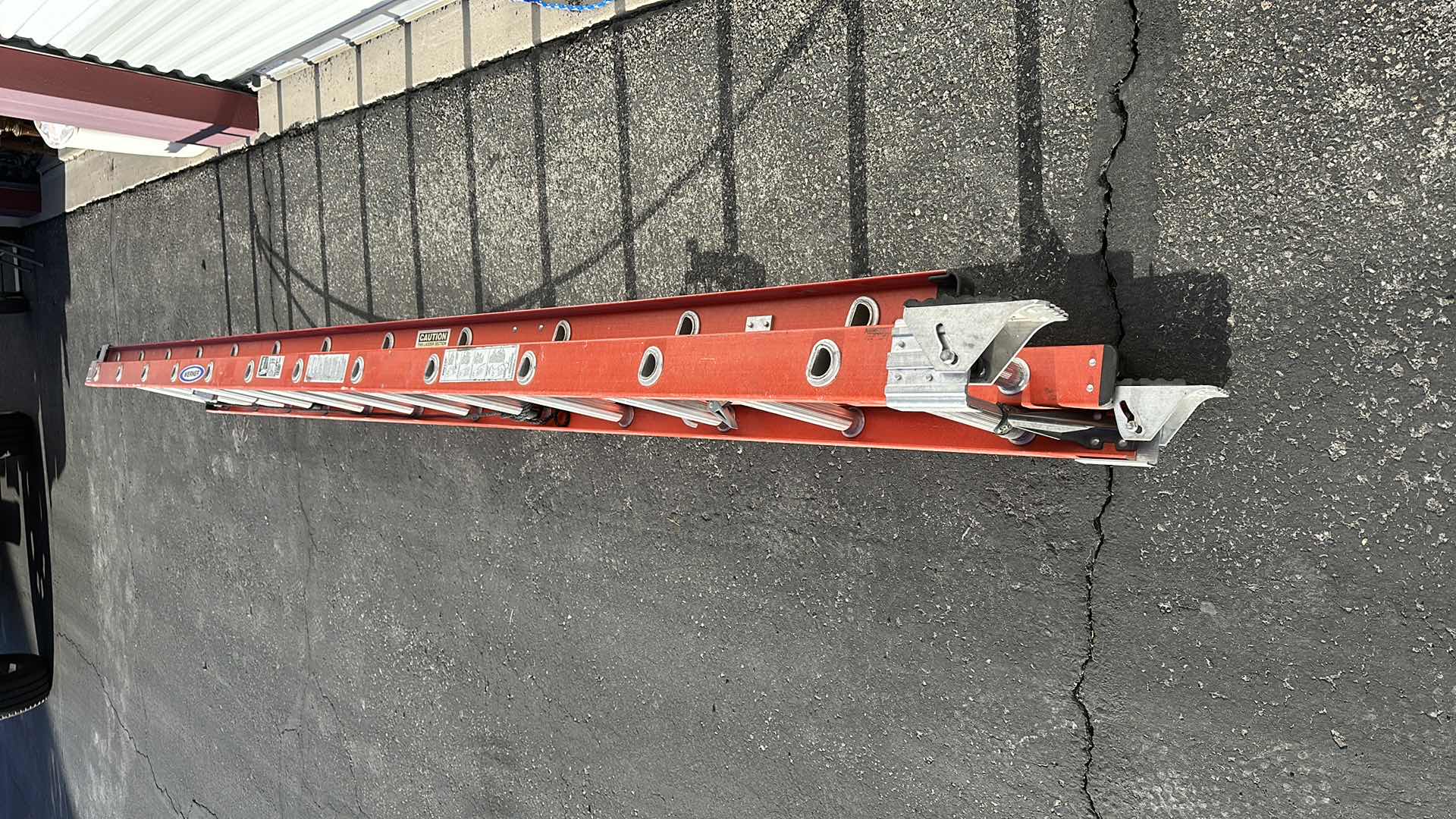 Photo 1 of WERNER EXTENSION LADDER 24FOOT HEAVY DUTY