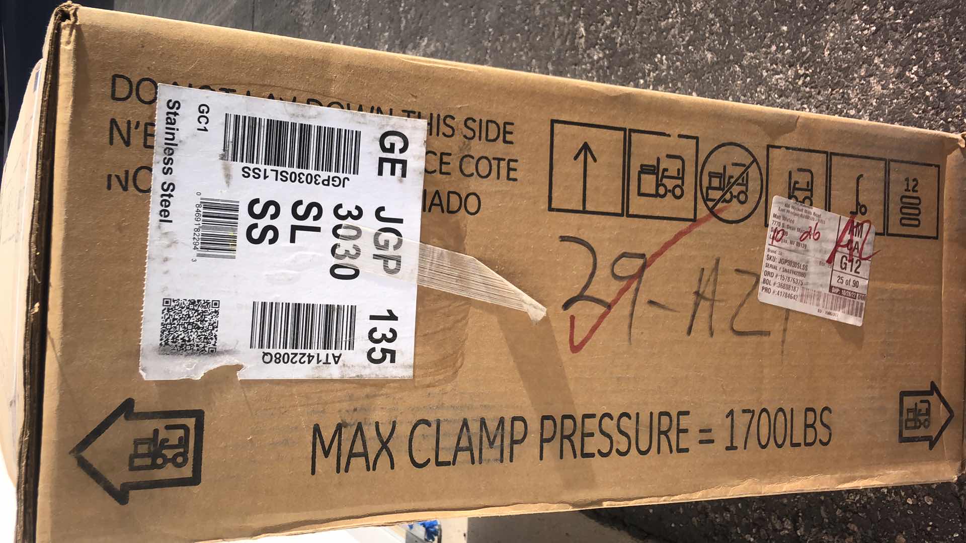 Photo 1 of NEW 30" GE STAINLESS STEEL GAS COOKTOP (MODEL:JGP3030SLSS)