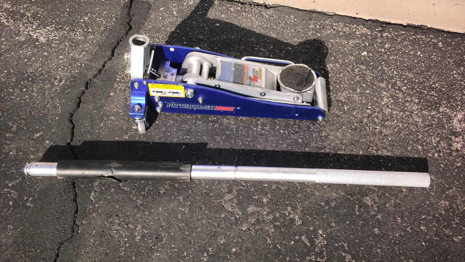 Photo 1 of PITTSBURGH AUTOMOTIVE 1.5 TON RAPID PUMP FLOOR JACK