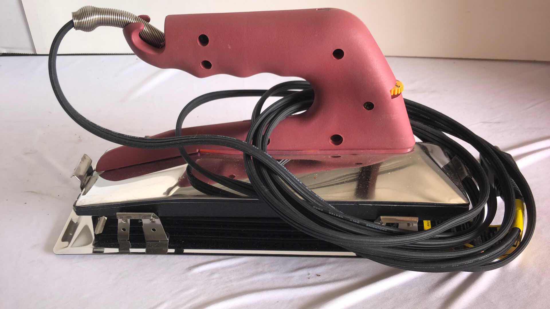 Photo 1 of CHICAGO ELECTRIC 800W HEAT BOND CARPET SEAMING IRON