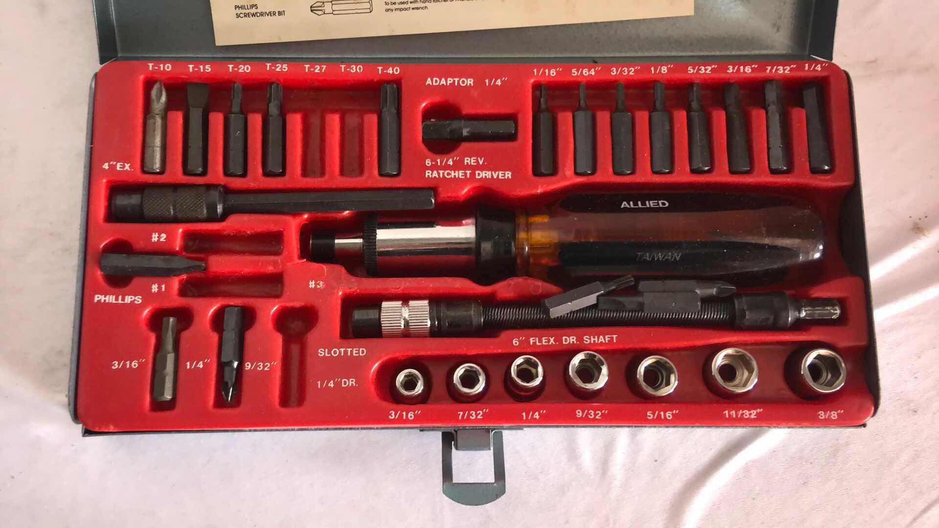 Photo 1 of CHICAGO ELECTRIC MULTI FUCTION POWER TOOL, KOBALT 18V POWER DRILL AND TORQUE DRIVER BIT SET (3)