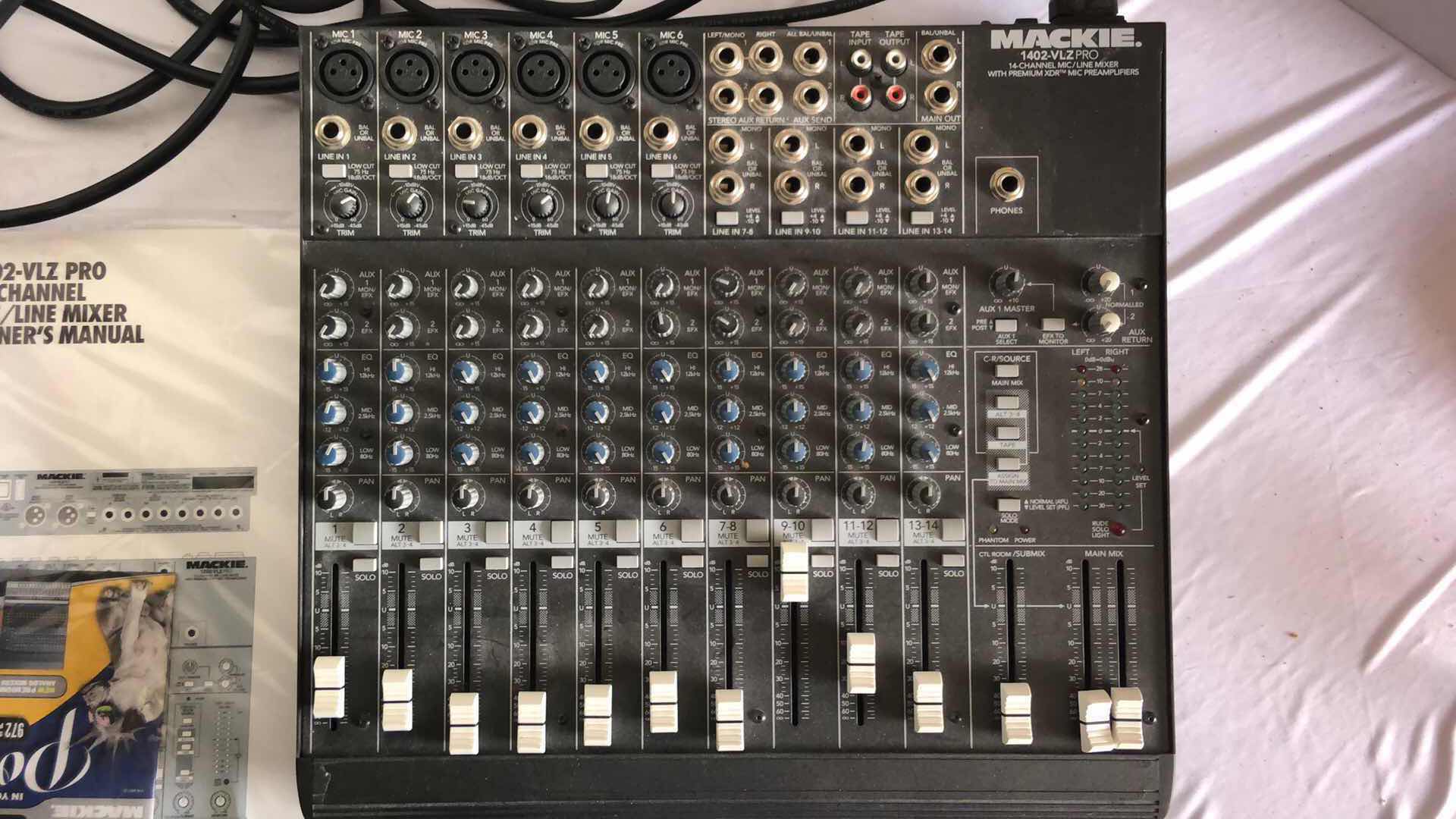 Photo 1 of MACKIE 1402 VLZ PRO 14 CHANNEL LINE MIXER W CABLES