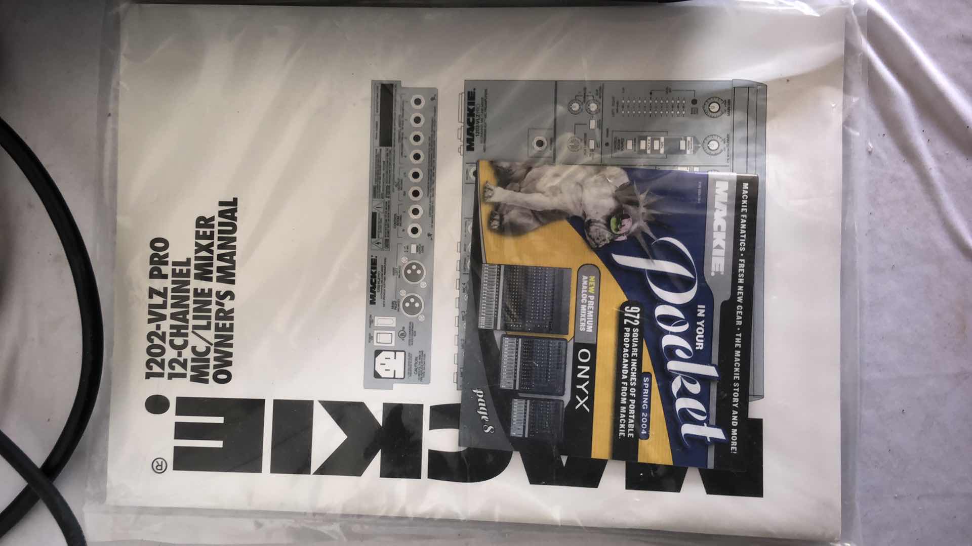 Photo 1 of MACKIE 1402 VLZ PRO 14 CHANNEL LINE MIXER W CABLES