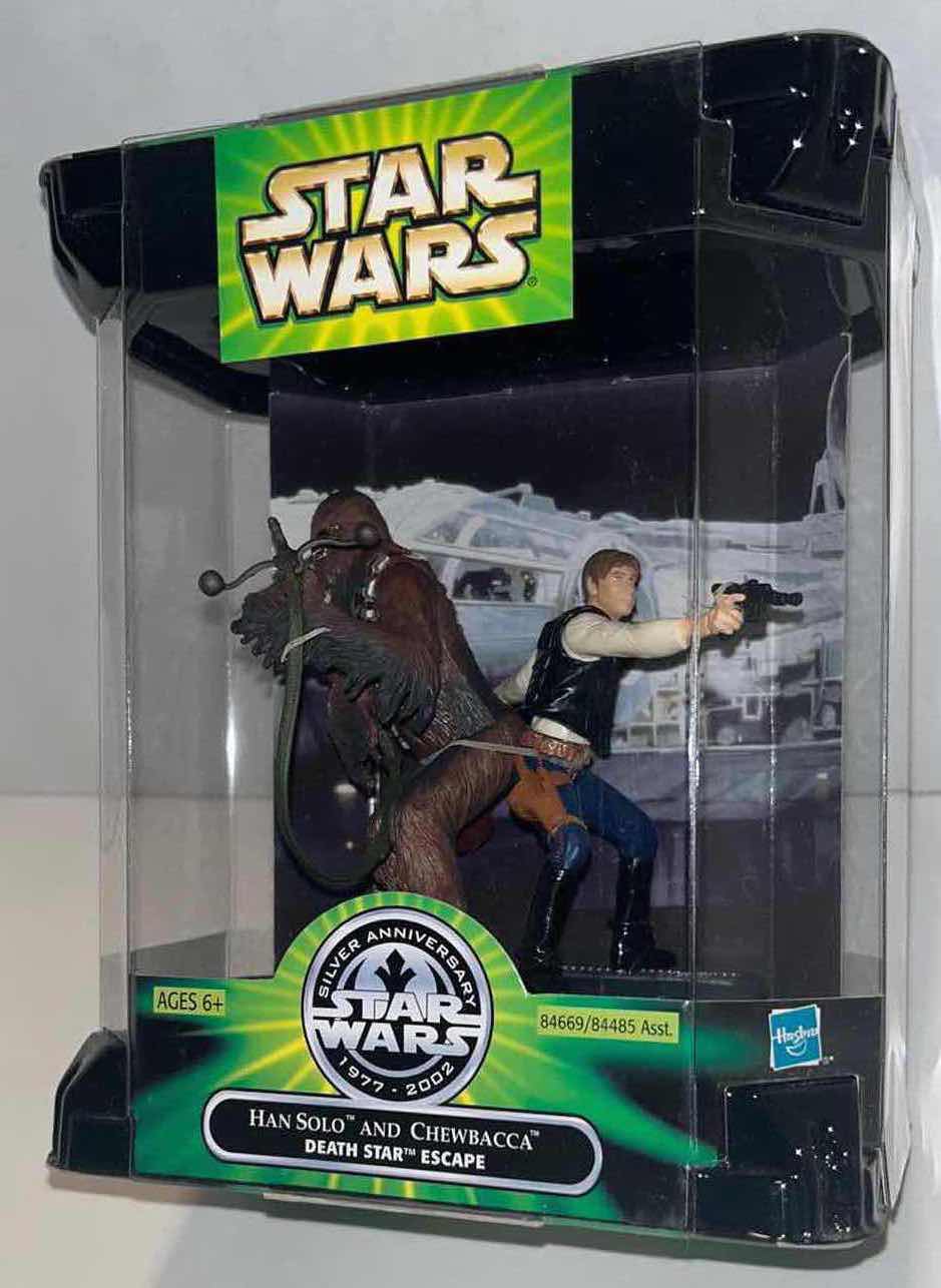 Photo 2 of NEW HASBRO STAR WARS SILVER ANNIVERSARY 1977-2002 “HAN SOLO & CHEWBACCA- DEATH STAR ESCAPE”