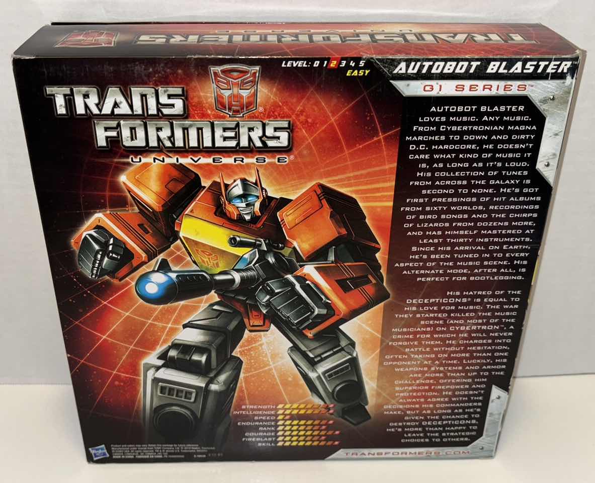 Photo 1 of NEW HASBRO 2010 TRANSFORMERS UNIVERSE G1 SERIES AUTOBOT BLASTER COMMEMORATIVE FIGURE