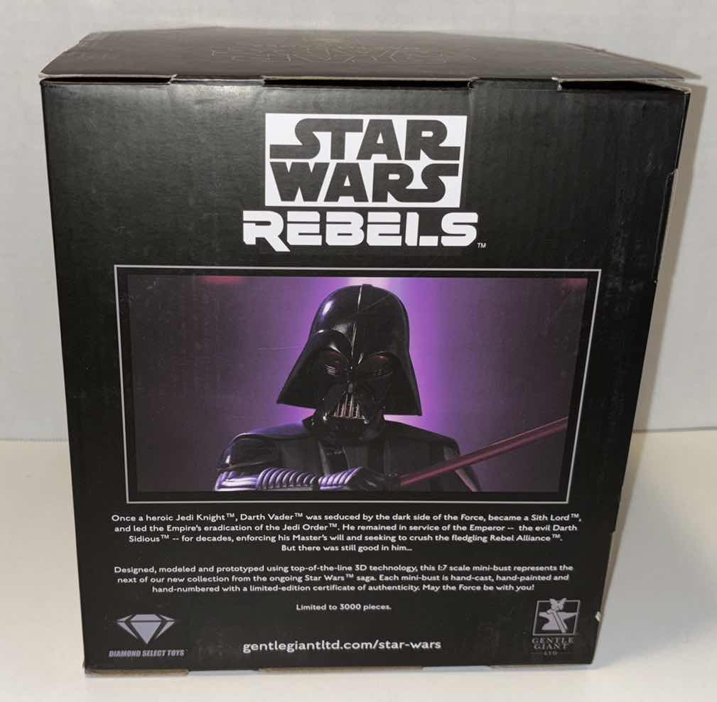Photo 1 of NEW DIAMOND SELECT TOYS GENTLE GIANT LTD STAR WARS “DARTH VADER” 1:7 SCALE MINI BUST