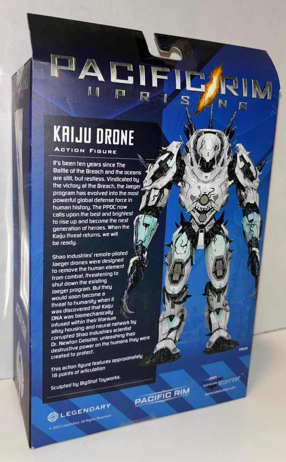 Photo 3 of NEW DIAMOND SELECT TOYS PACIFIC RIM UPRISING ACTION FIGURE & ACCESSORIES “KAIJU DRONE”