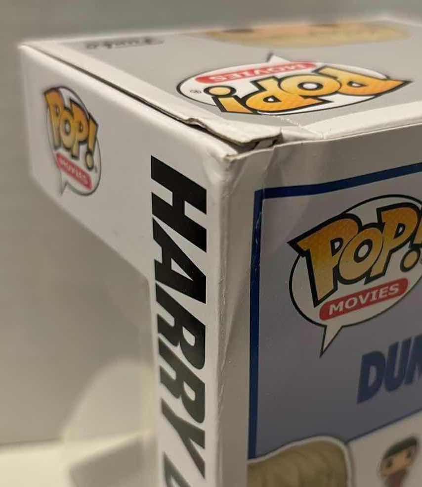 Photo 5 of NEW FUNKO POP! MOVIES VINYL FIGURE, 2-PACK DUMB & DUMBER #1037 LLOYD CHRISTMAS & #1038 HARRY DUNNE
