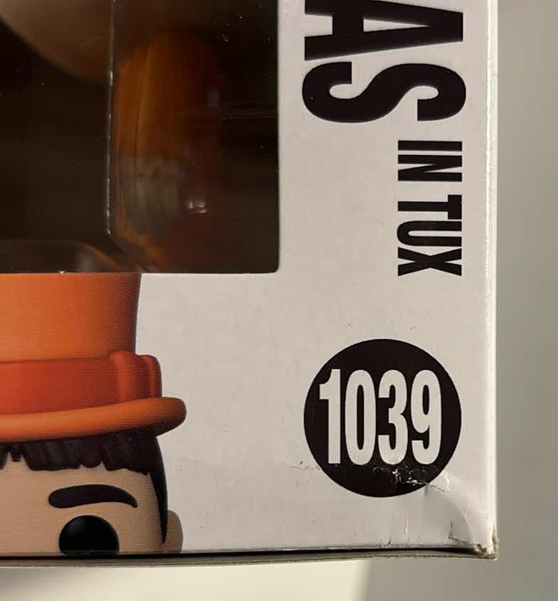 Photo 6 of NEW FUNKO POP! MOVIES VINYL FIGURE, 2-PACK DUMB & DUMBER #1039 LLOYD CHRISTMAS IN TUX & #1040 HARRY DUNNE IN TUX