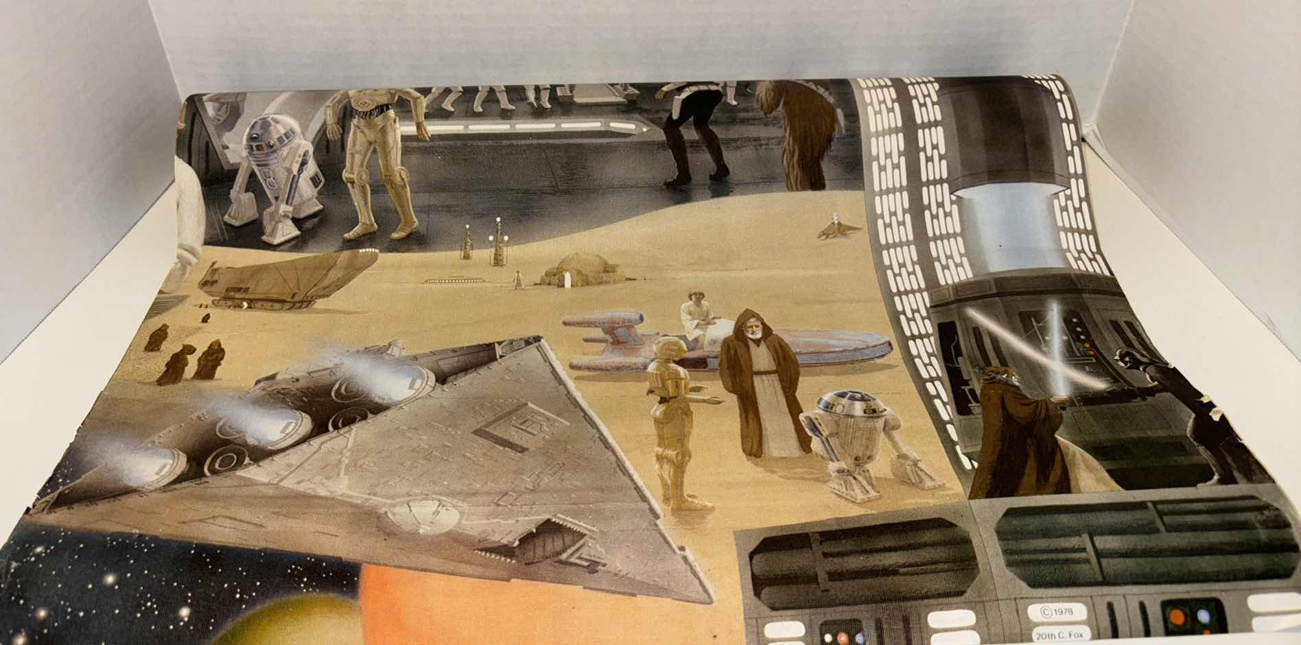 Photo 1 of VINTAGE UNCUT 1978 STAR WARS “A NEW HOPE” VINYL WALLPAPER, FULL ROLL 57 SQ FT, 21” X 11 YD