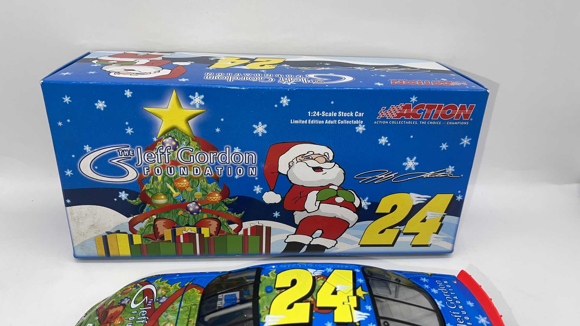 Photo 1 of 2005 JEFF GORDAN 24 HOLIDAY DIECAST MONTE CARLO 1:24