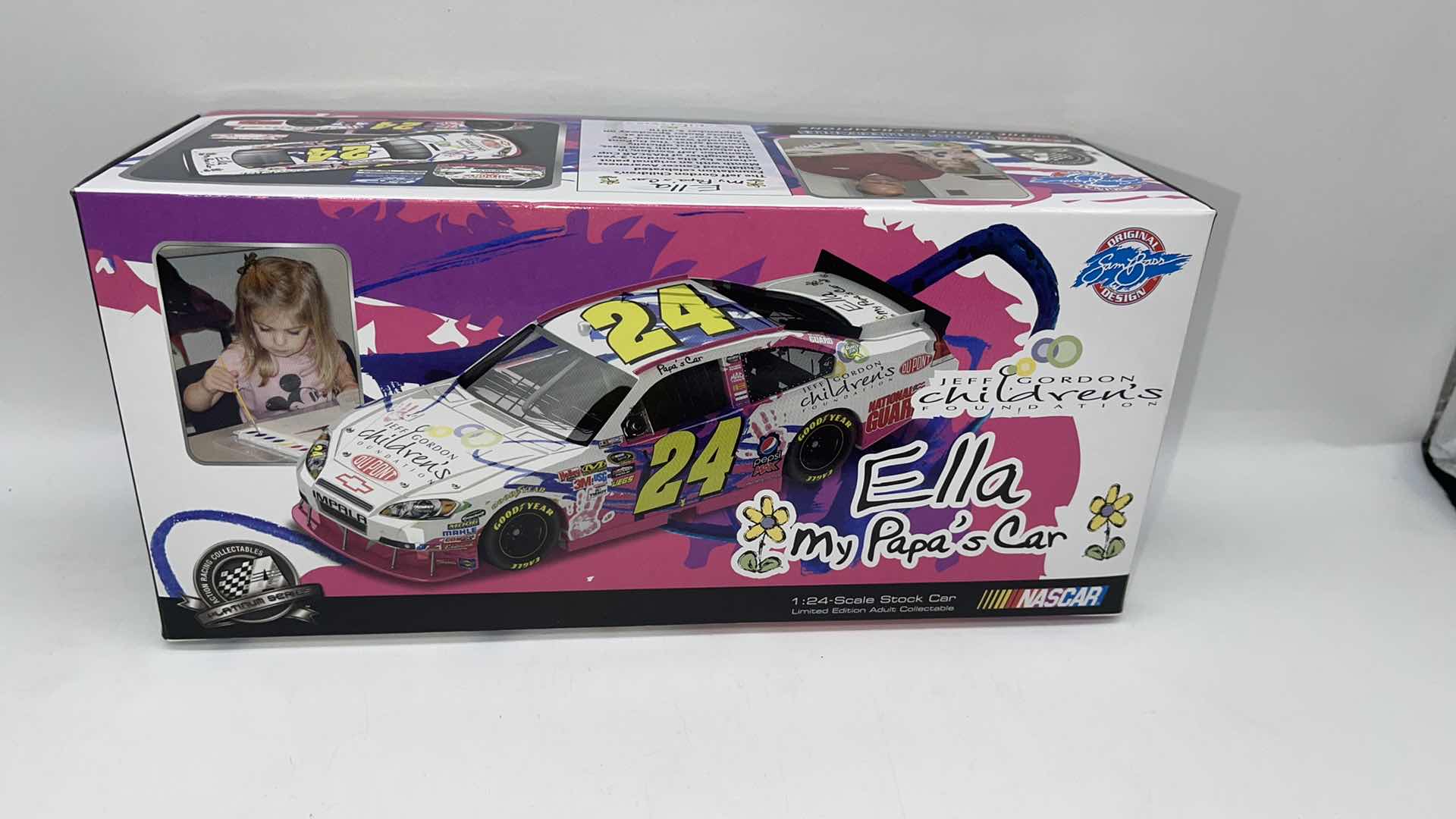 Photo 1 of  2010 JEFF GORDON ELLA/ PAPA'S CAR CHILDREN'S FOUNDATION HENDRICK MOTORSPORTS DIE CAST CAR 1:24