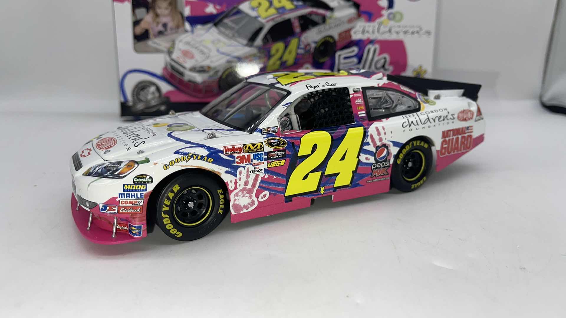 Photo 1 of  2010 JEFF GORDON ELLA/ PAPA'S CAR CHILDREN'S FOUNDATION HENDRICK MOTORSPORTS DIE CAST CAR 1:24