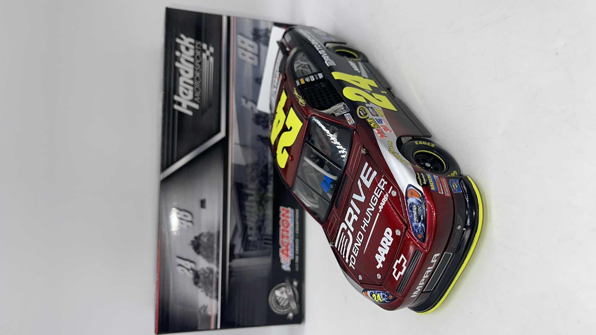 Photo 1 of 2011 JEFF GORDON #24 AARP DRICE TO END HUNGER 1:24 NASCAR DIECAST 