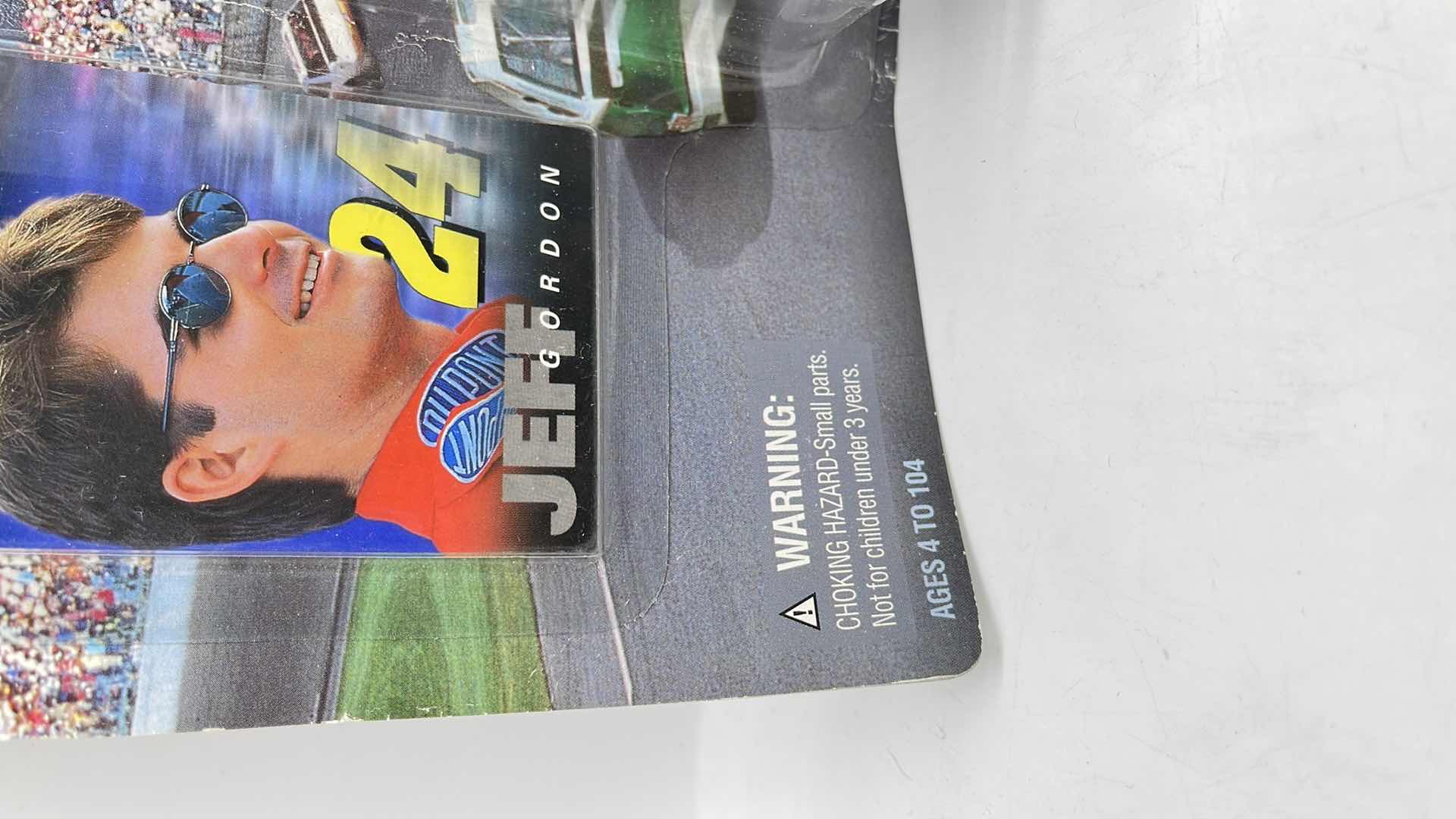 Photo 1 of 1997 JEFF GORDON NASCAR STARTING LINEUP FIGURE 